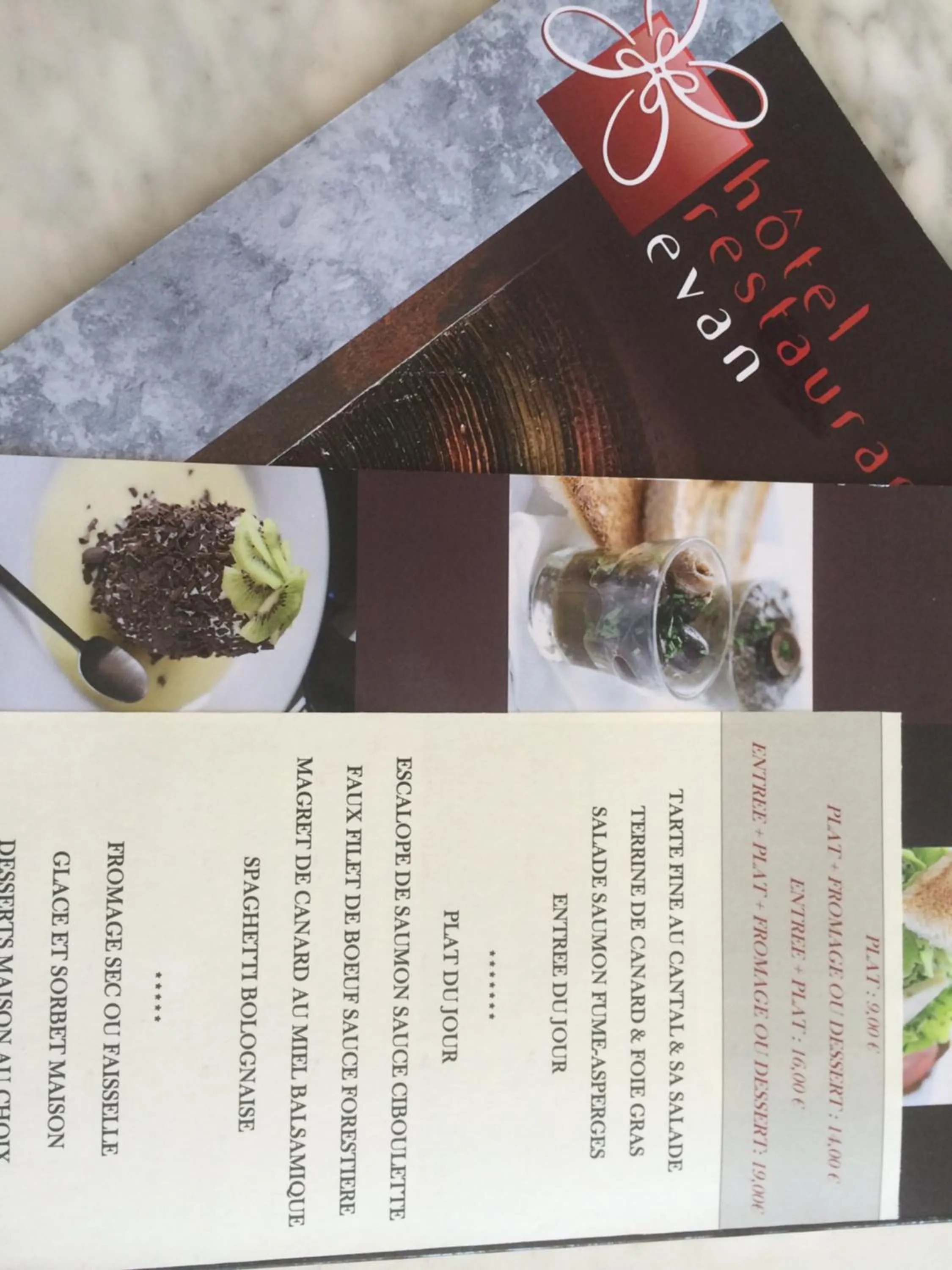 Dinner in Hôtel Evan