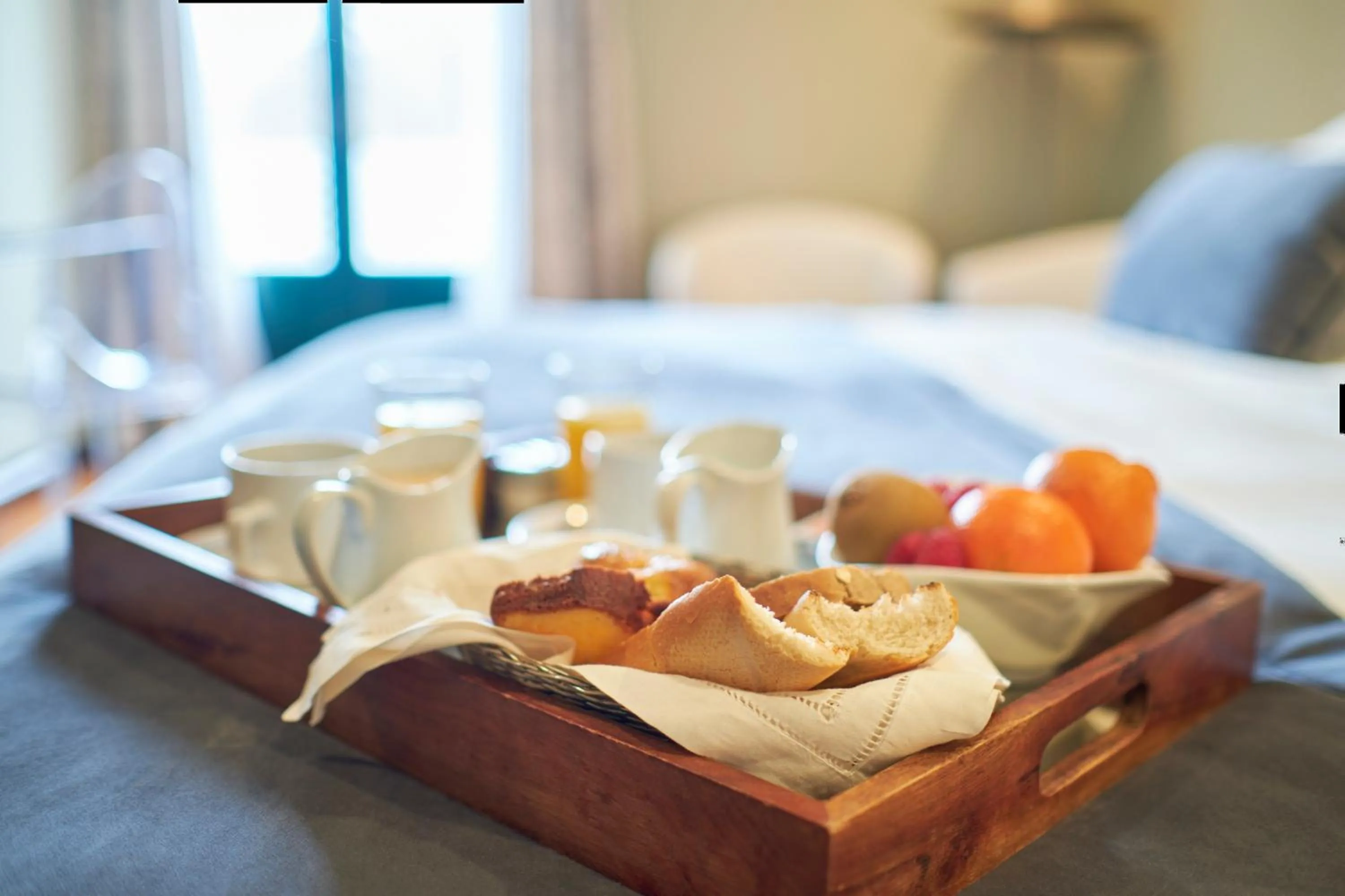 Breakfast, Bed in Hotel AR Isabel de Farnesio