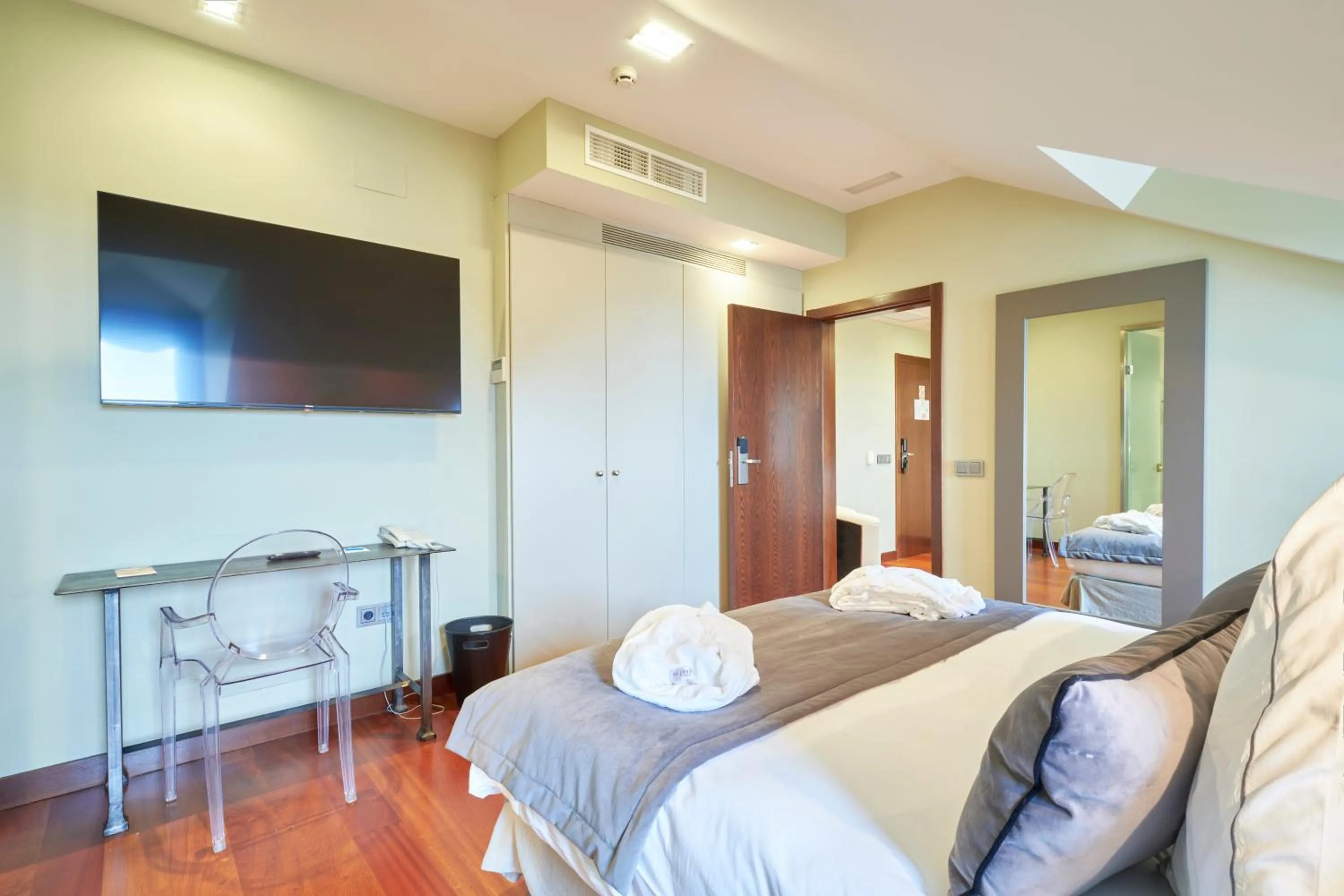 Decorative detail, Bed in Hotel AR Isabel de Farnesio