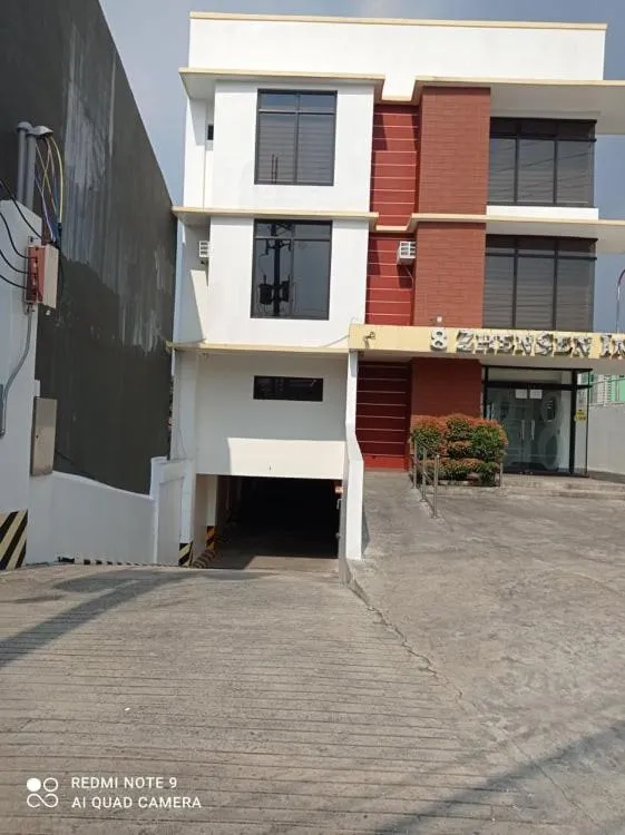 Property building in 8 Zhensen Inn