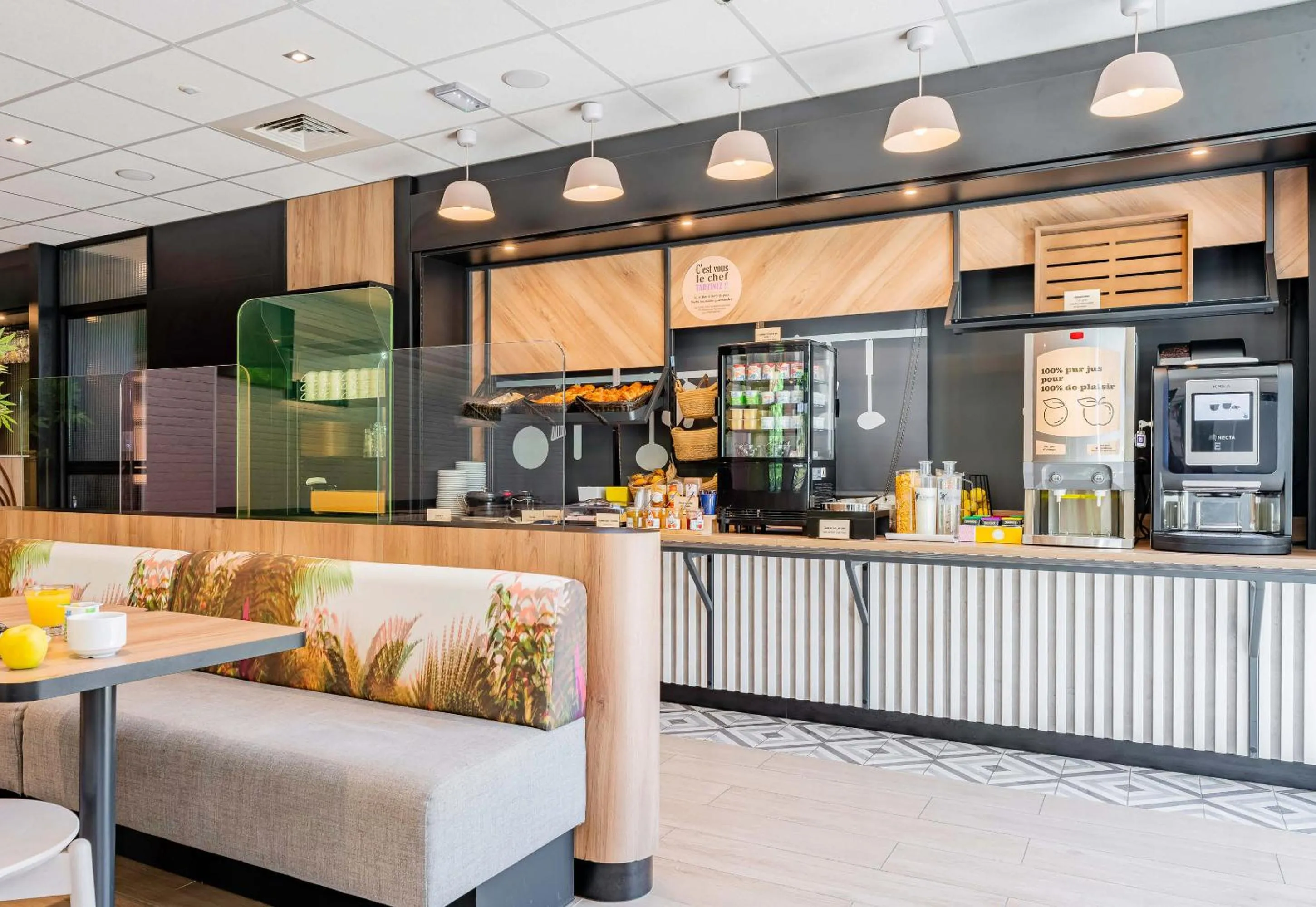 Breakfast in B&B HOTEL Le Touquet