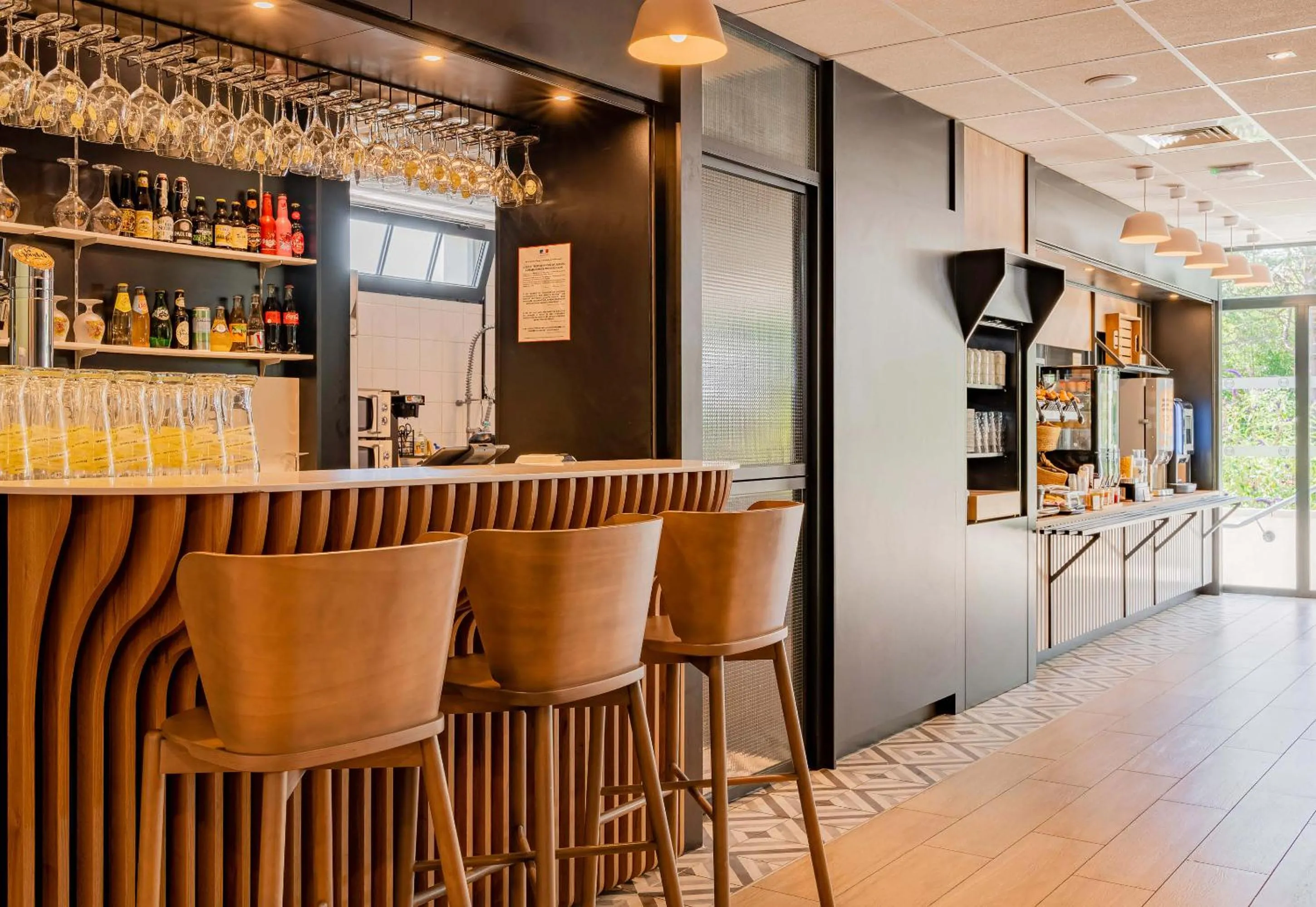 Lounge or bar in B&B HOTEL Le Touquet