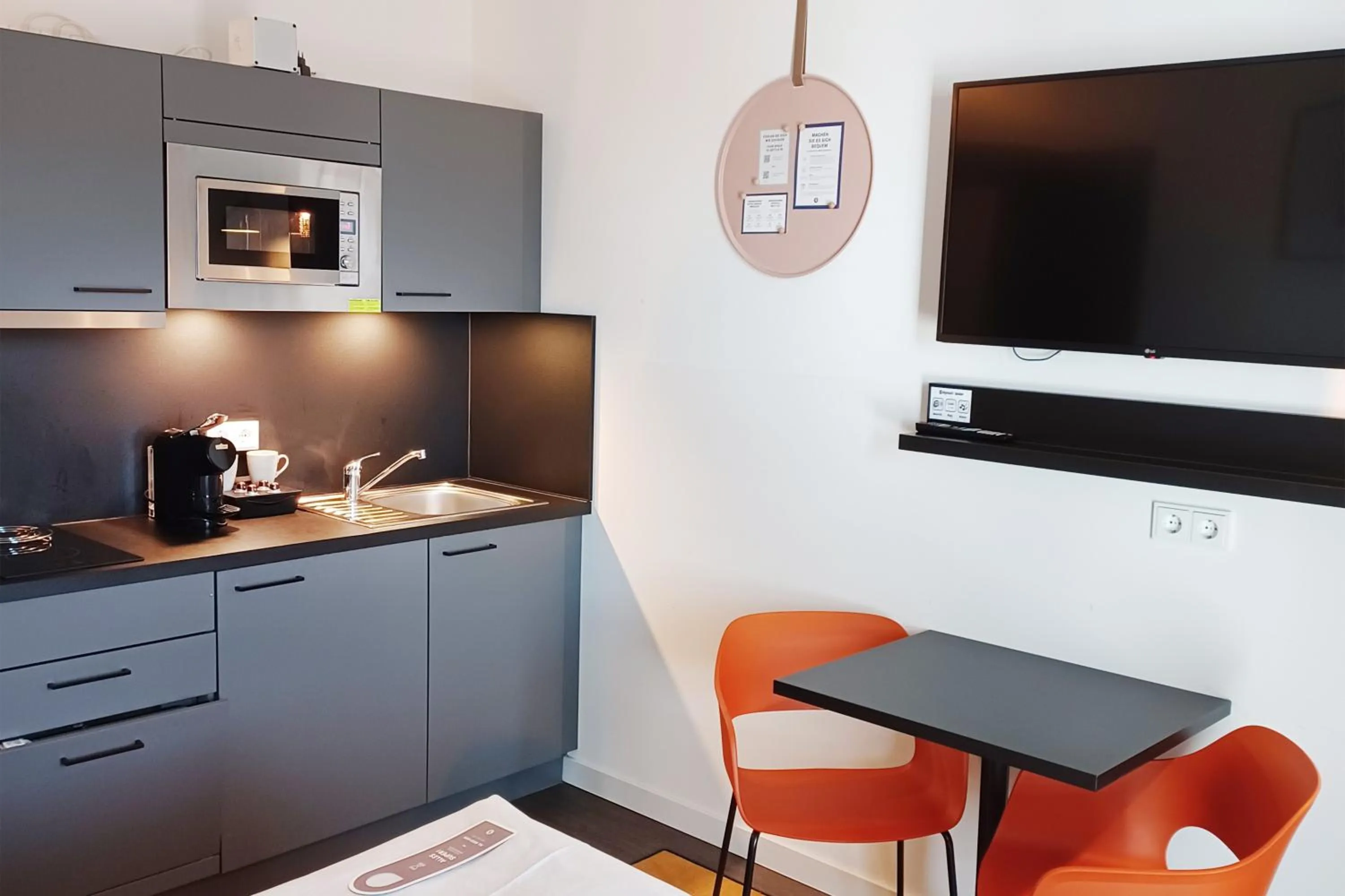 Photo of the whole room in Candlewood Suites Berlin Charlottenburg by IHG