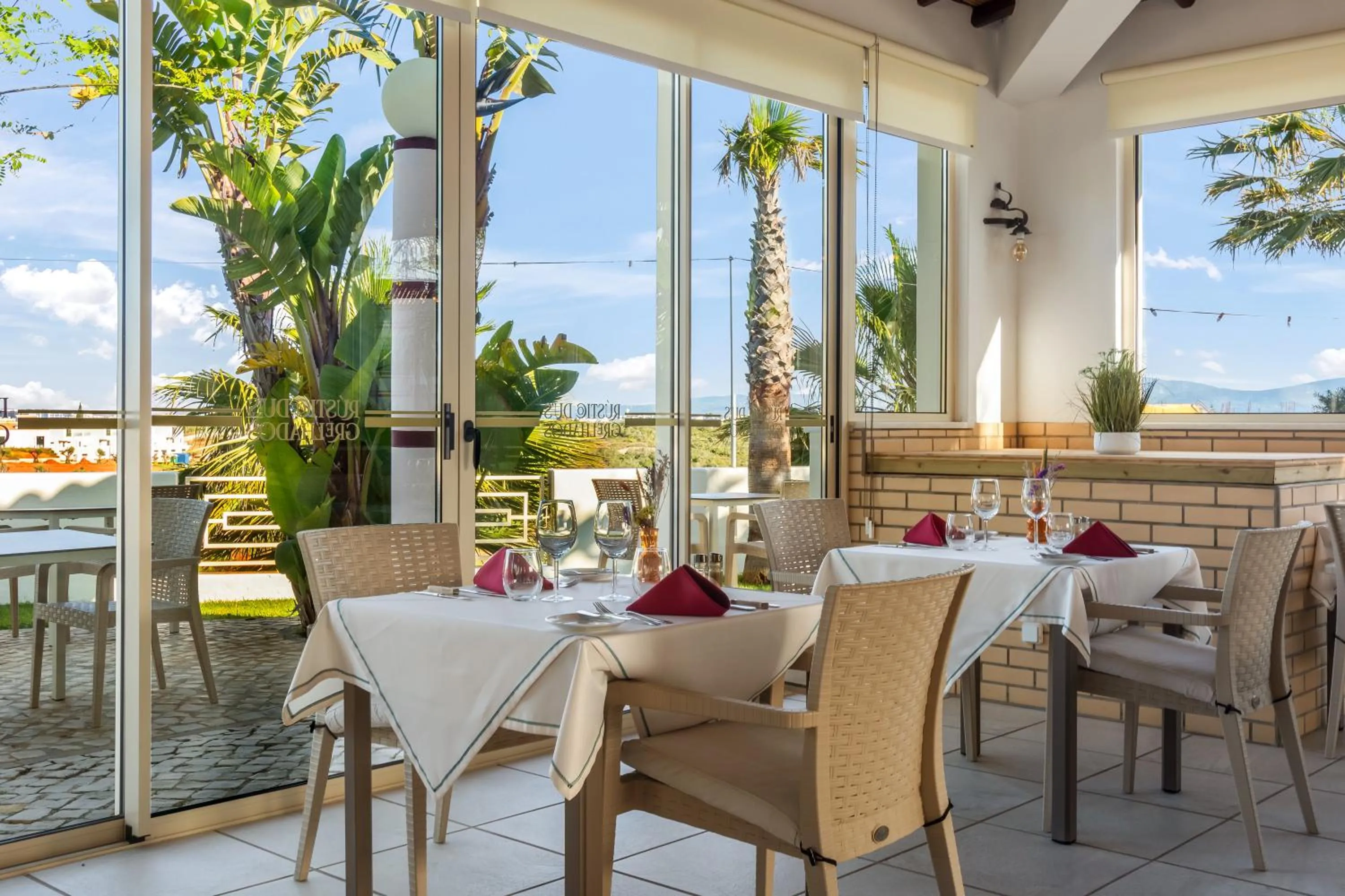 Restaurant/places to eat in Hotel Rural Brícia Du Mar