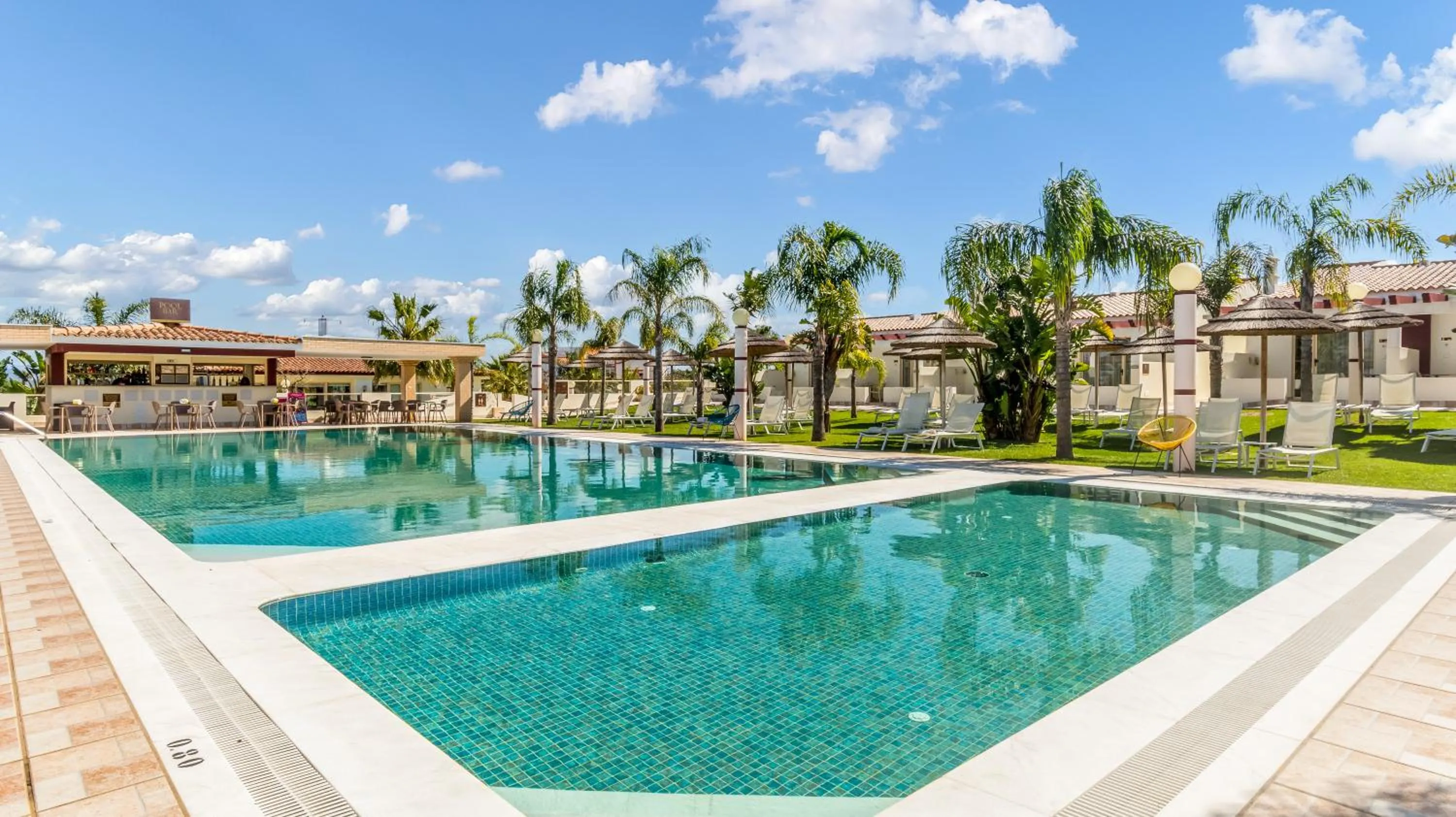 Swimming pool in Hotel Rural Brícia Du Mar