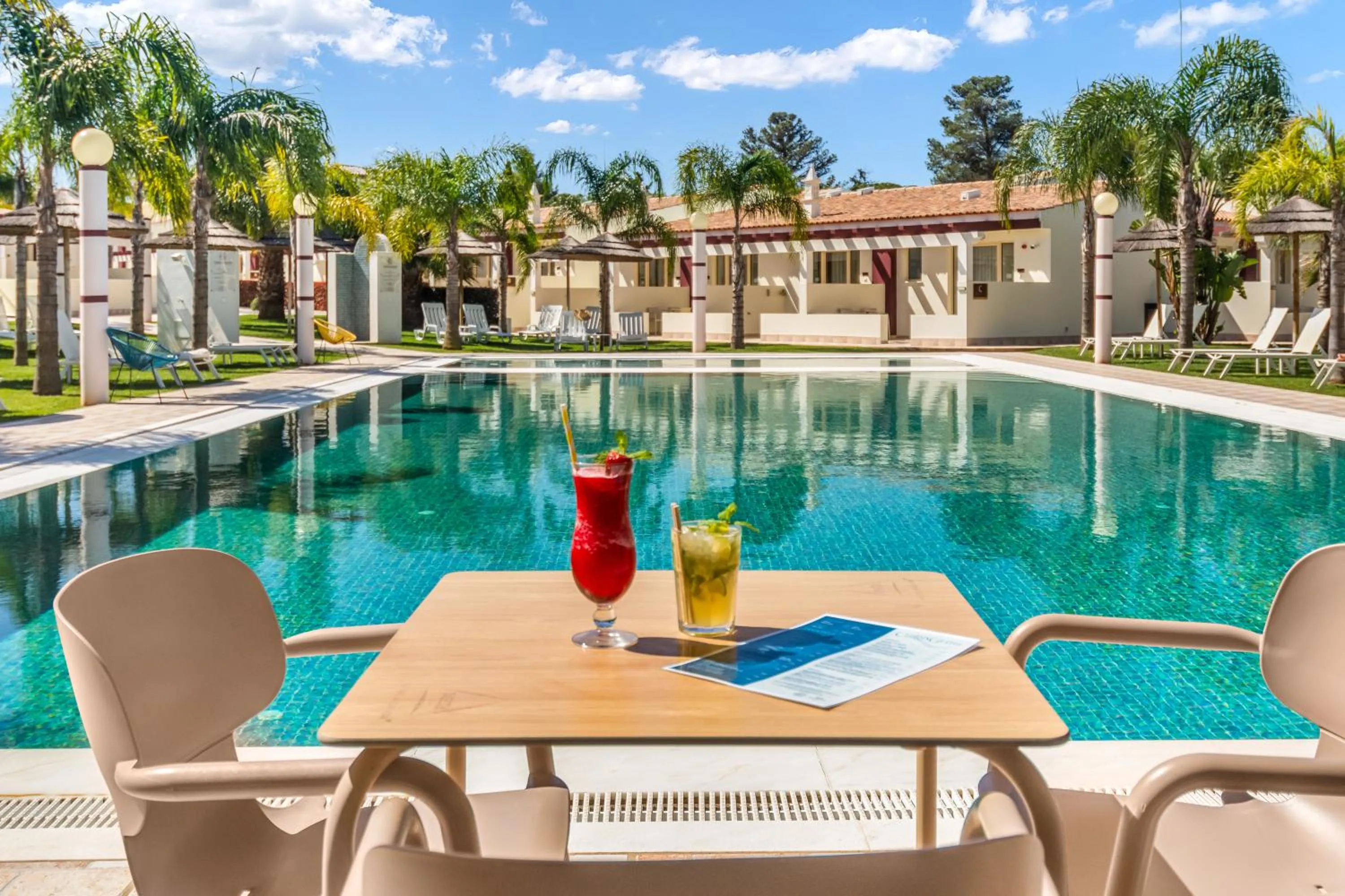 Swimming pool in Hotel Rural Brícia Du Mar