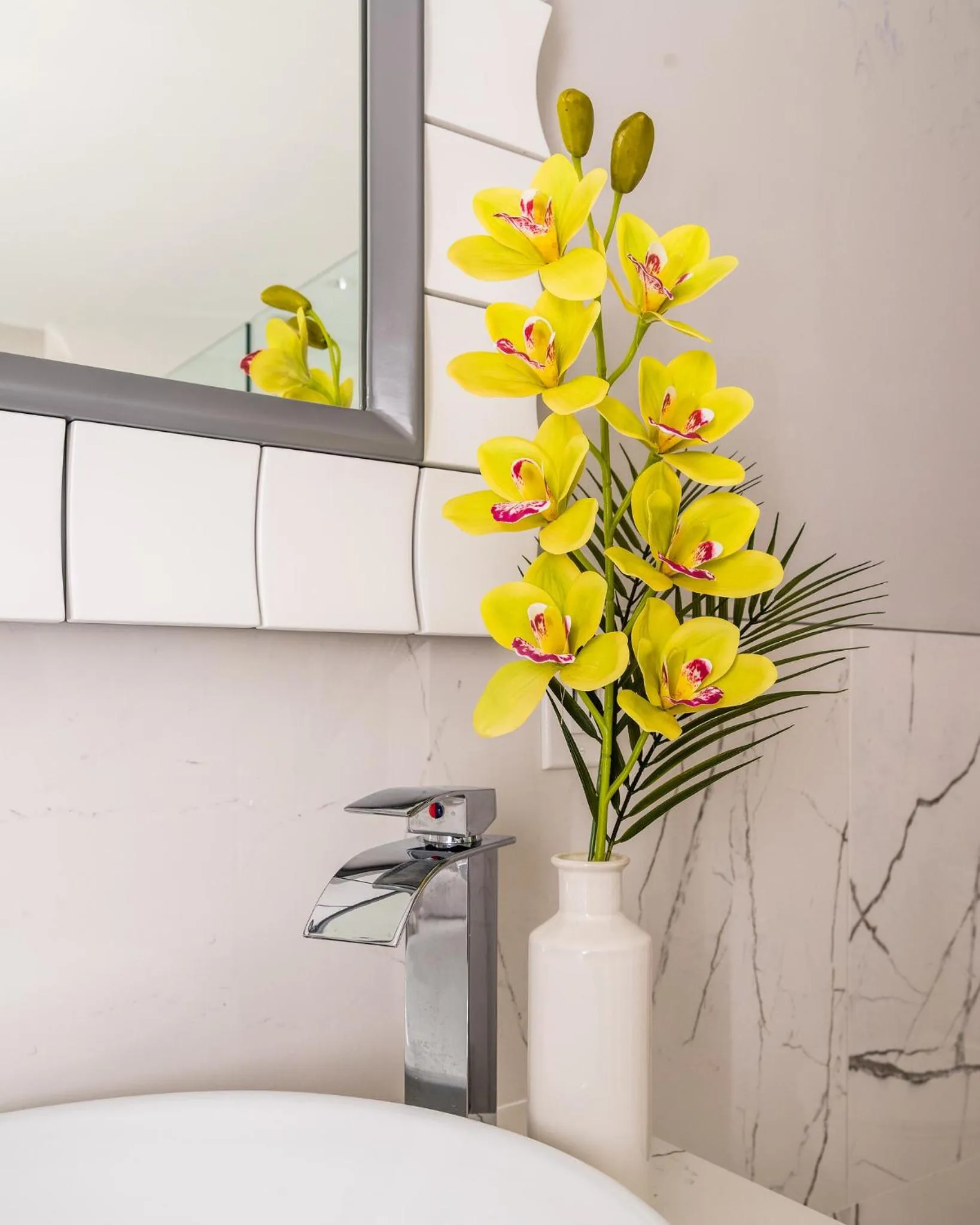 Lago-mar Luxury Modern Waterfront Home