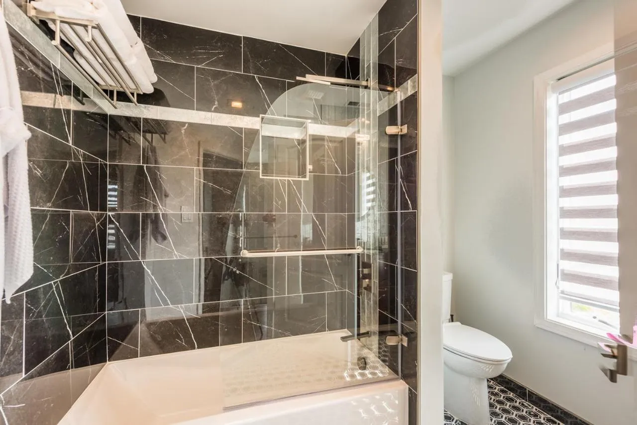 Lago-mar Luxury Modern Waterfront Home