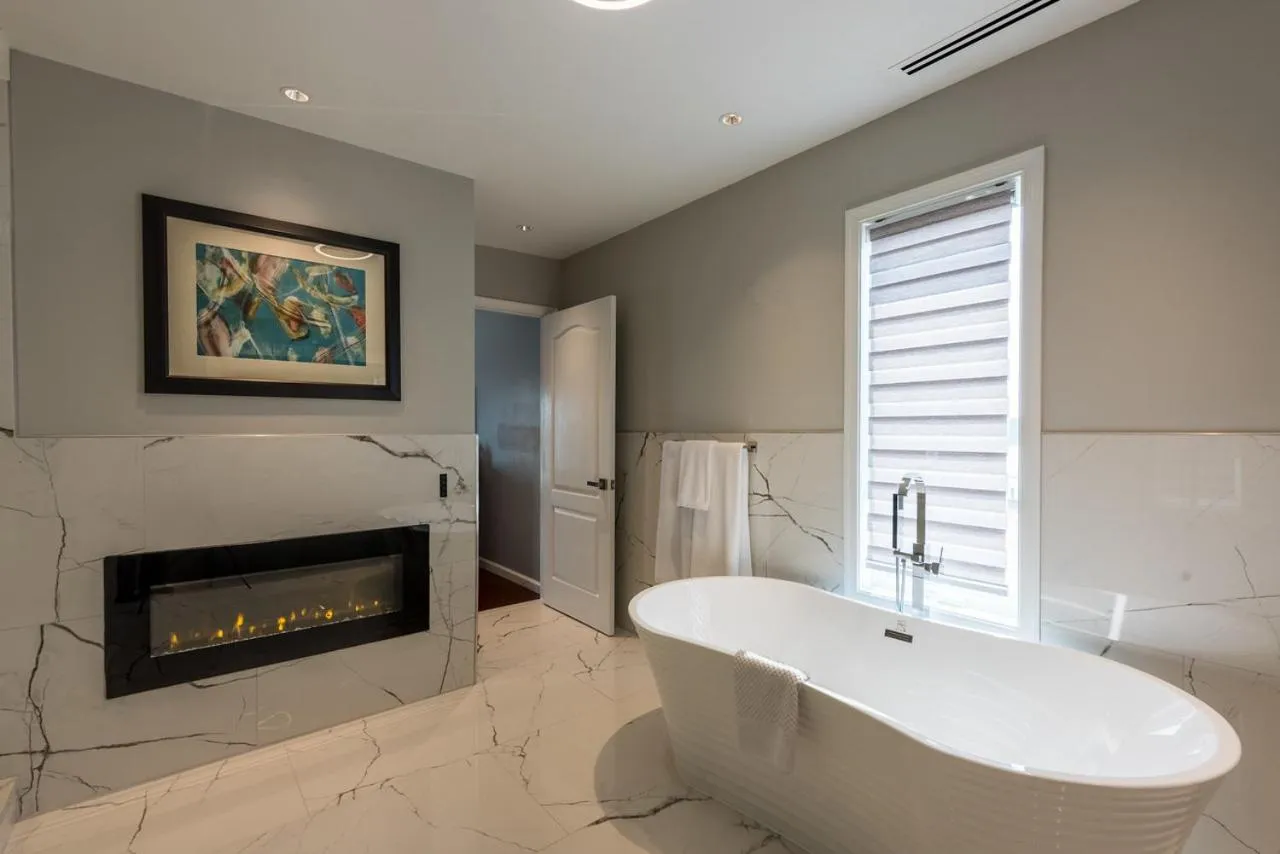 Lago-mar Luxury Modern Waterfront Home