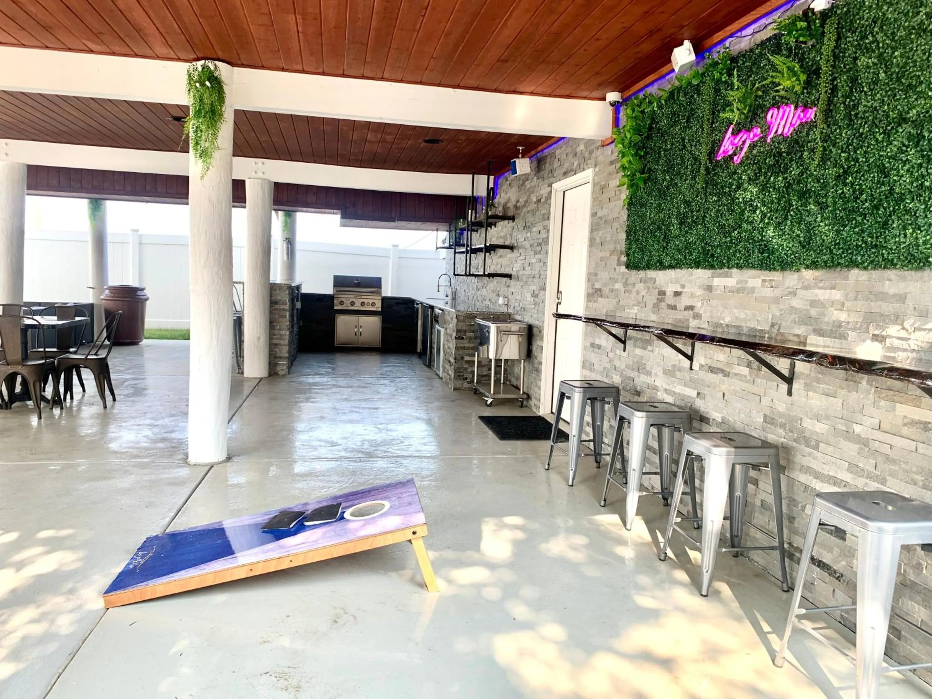 Lago-mar Luxury Modern Waterfront Home