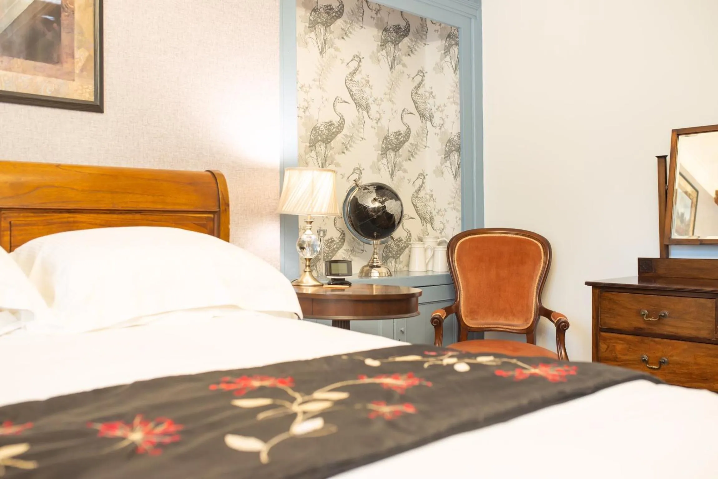 Bedroom, Bed in The Cheney Arms