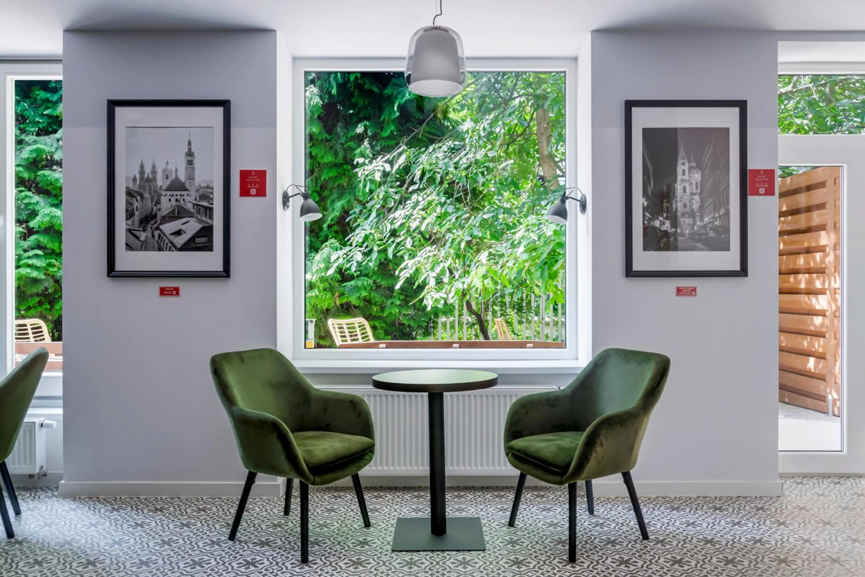 Communal lounge/ TV room in Revelton Studios Prague