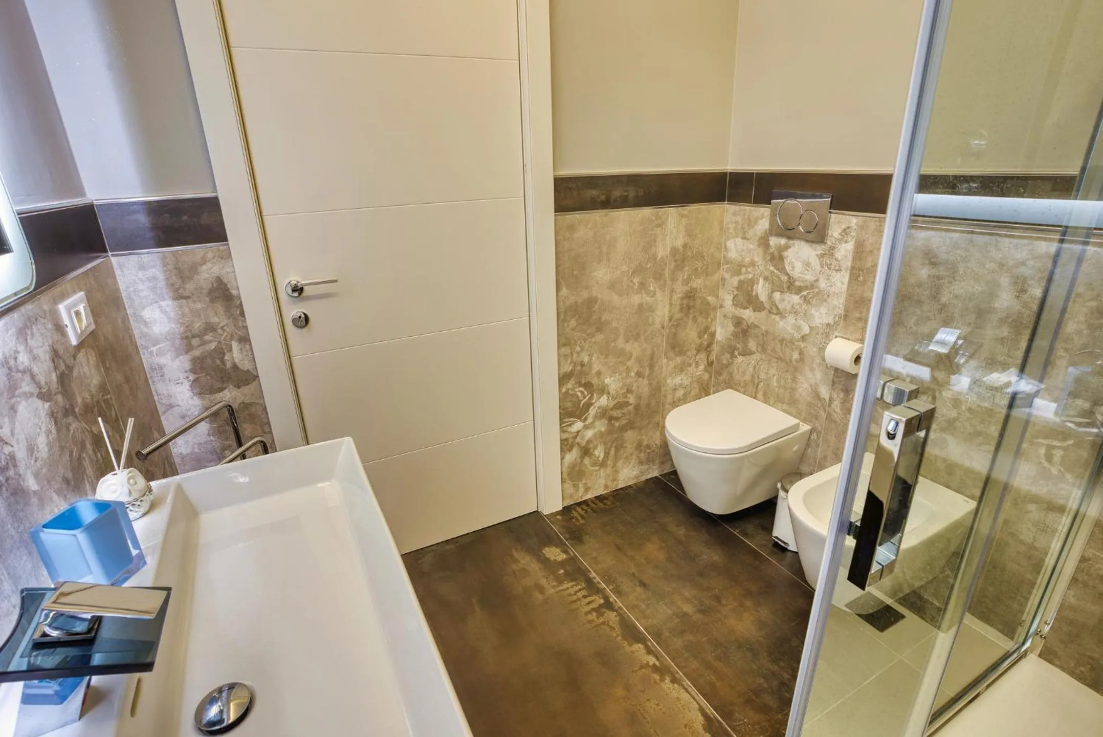 Bathroom in DISTINTO SUITE & ROOMS