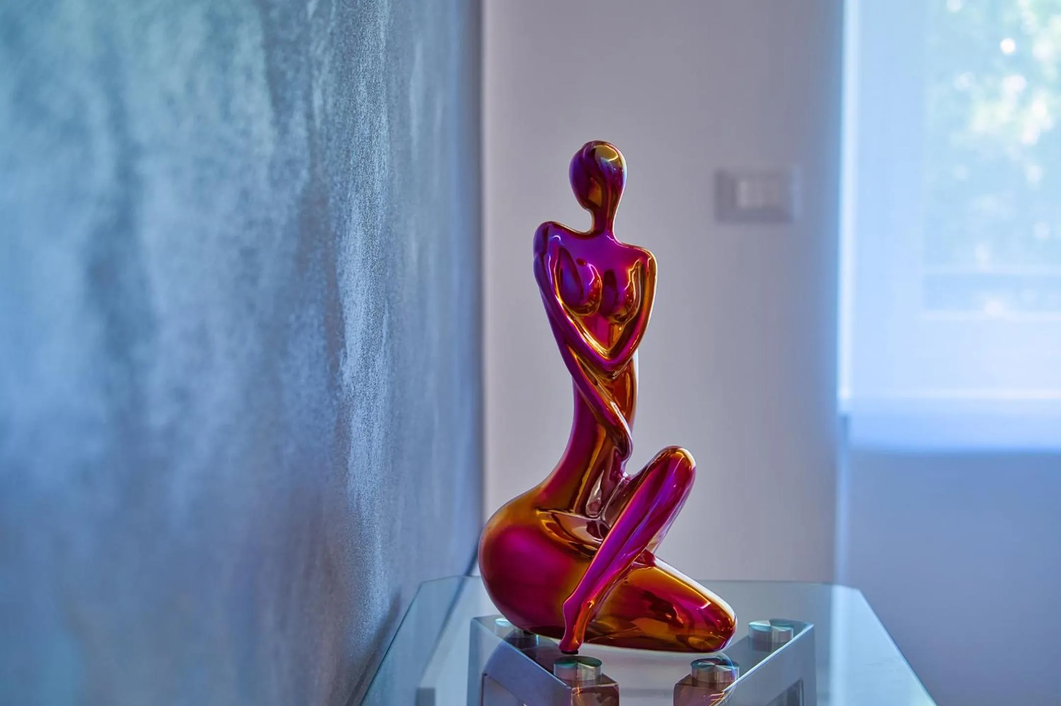 Text overlay in DISTINTO SUITE & ROOMS