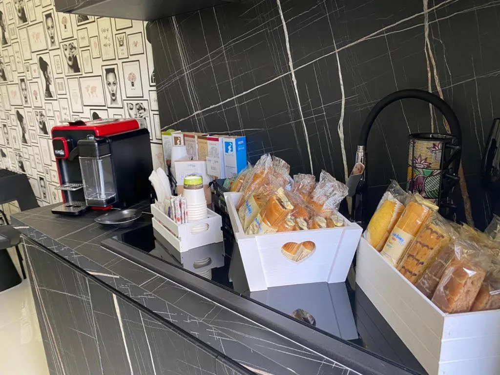 Coffee/tea facilities in DISTINTO SUITE & ROOMS