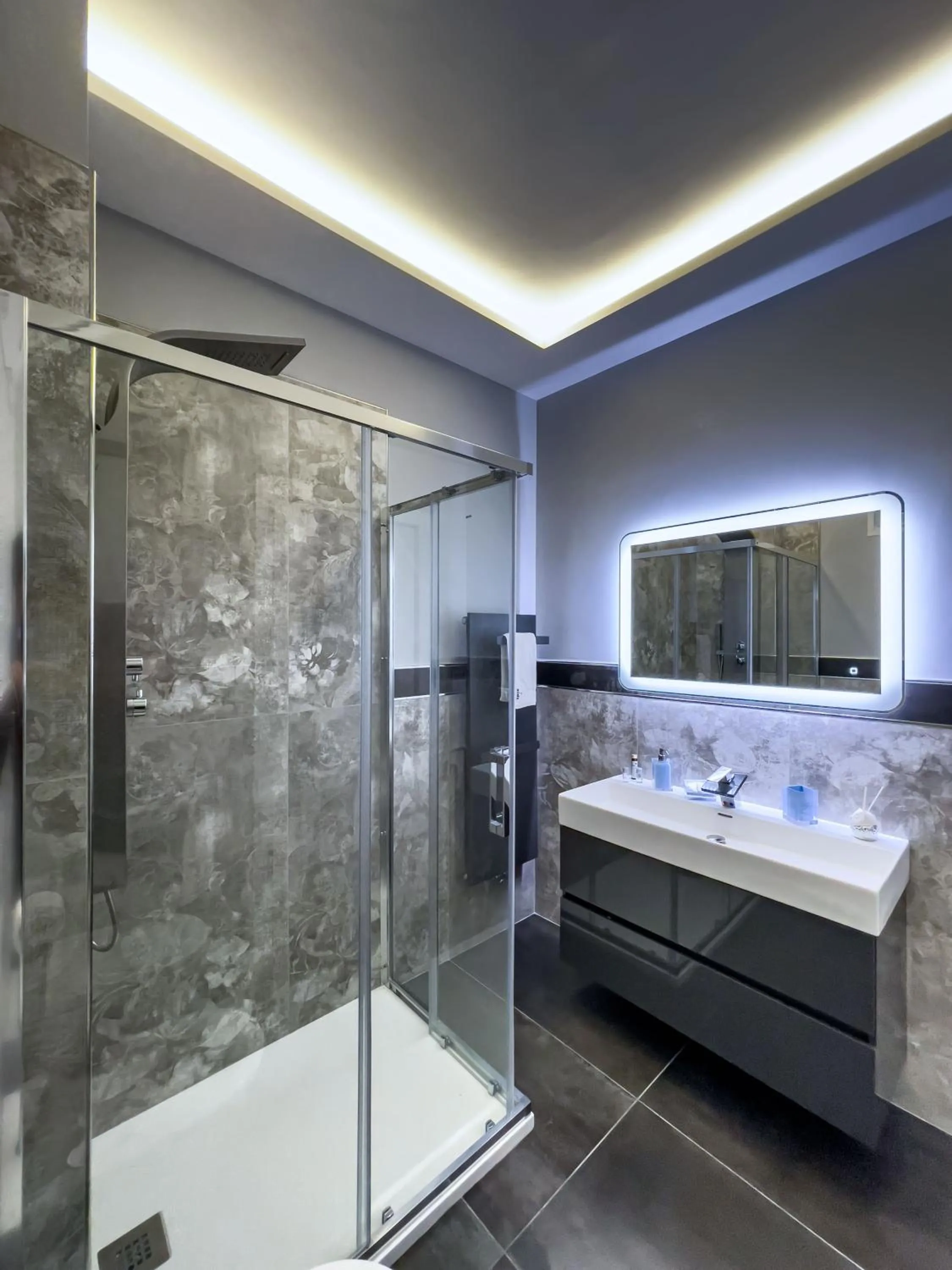 Bathroom in DISTINTO SUITE & ROOMS