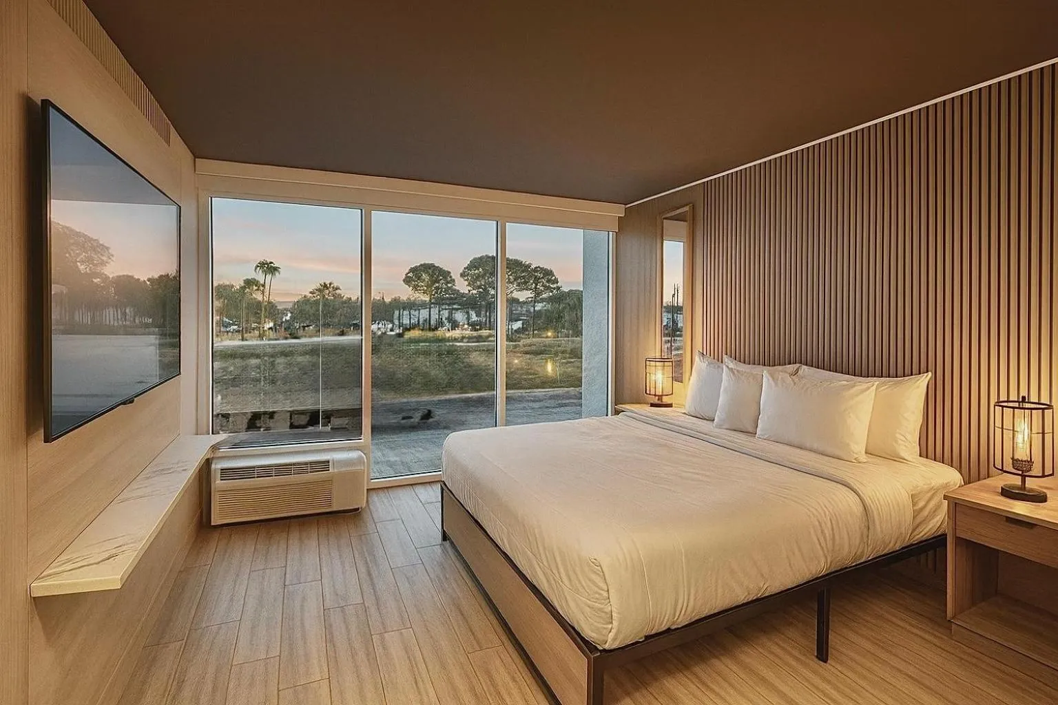 Photo of the whole room, Bed in Tropical Palms Hotel