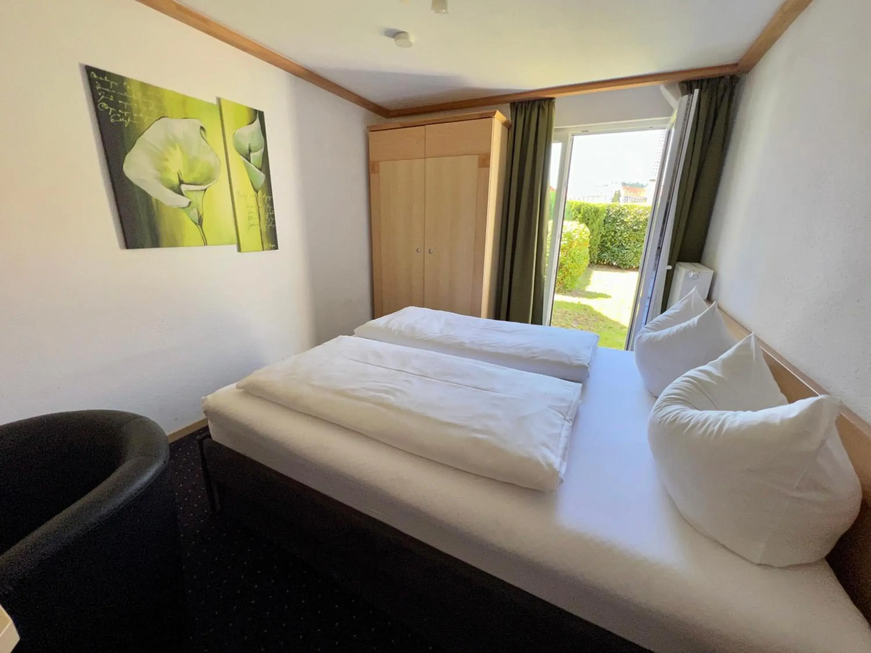 Budget Double Room - single occupancy in otto - bed & breakfast Budget Double Room - single occupancy in otto - bed & breakfast