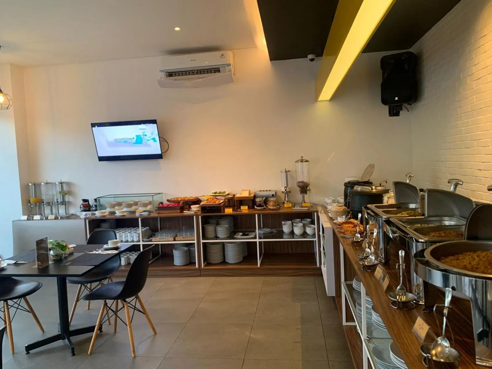 Restaurant/places to eat in Hayo Hotel Palembang