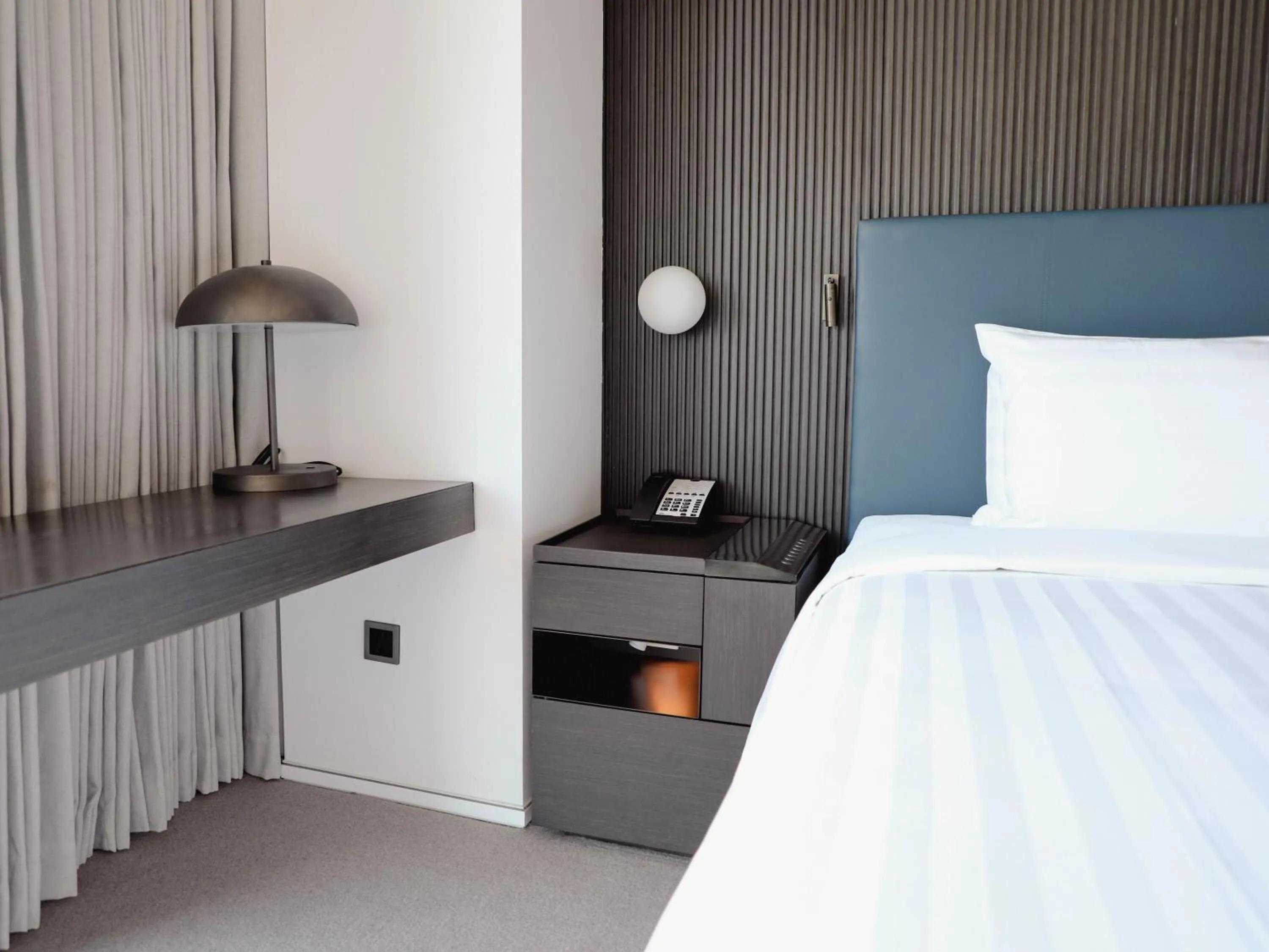 Bed in Shangri-La Shougang Park, Beijing