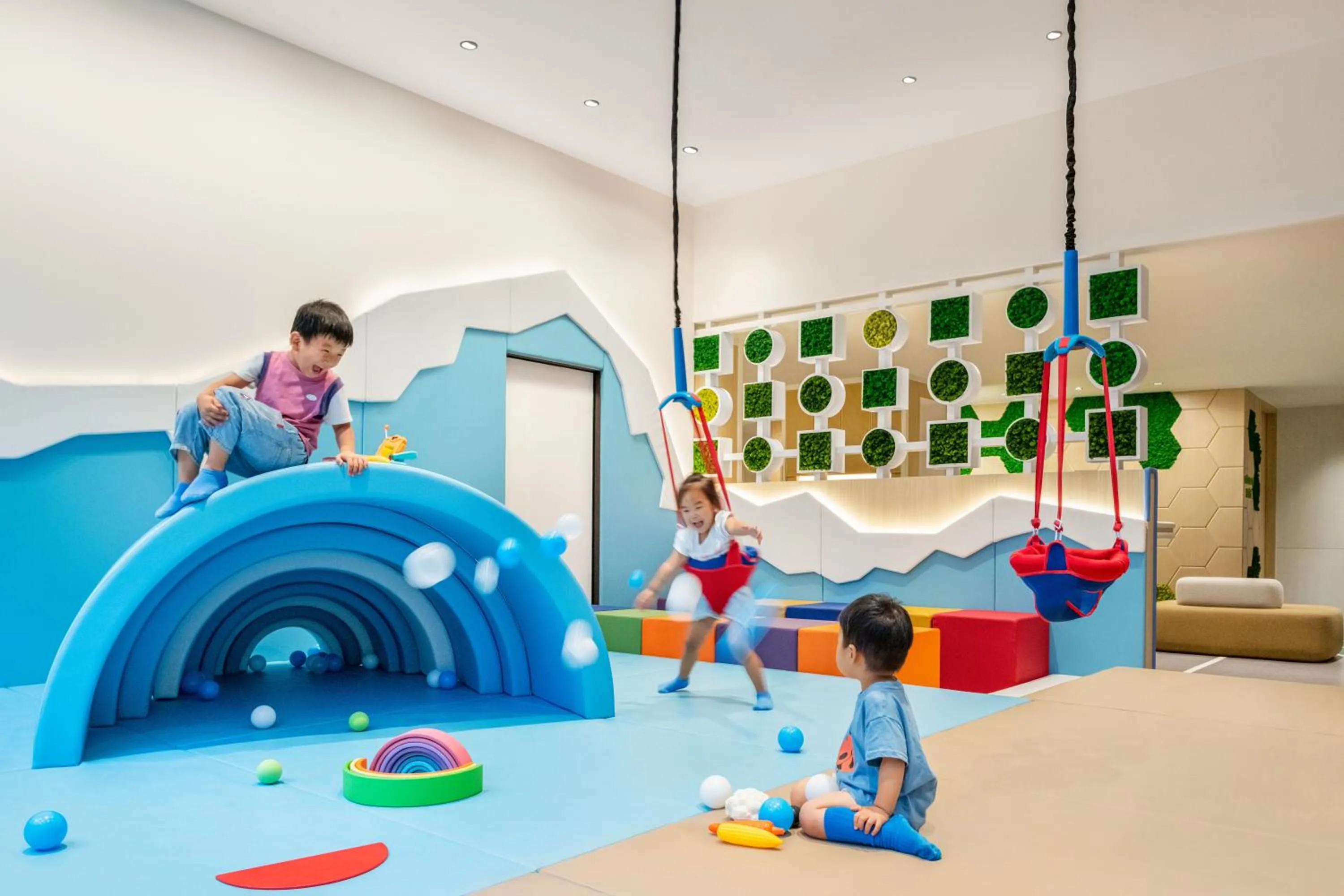 children in Shangri-La Shougang Park, Beijing