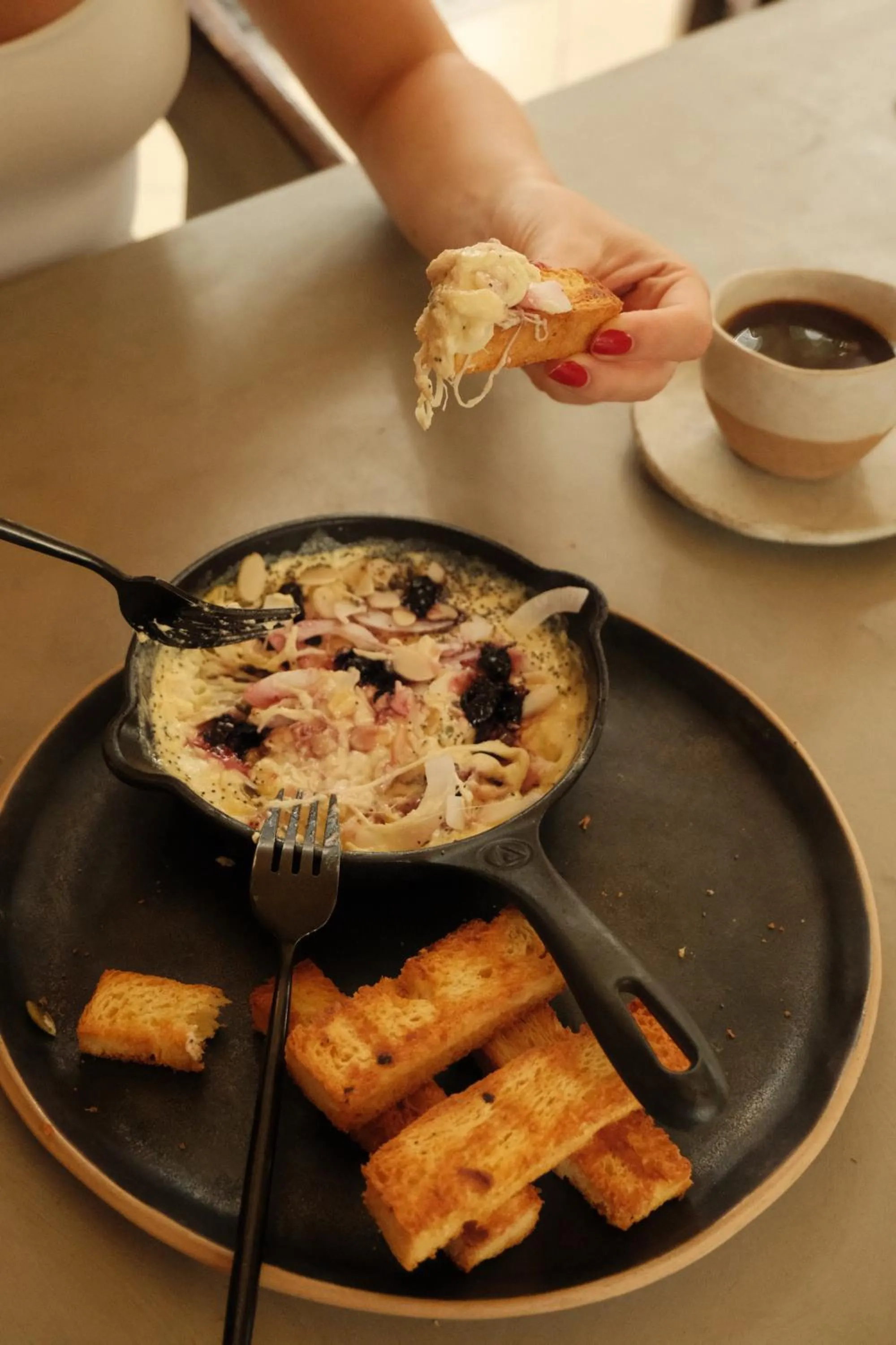 Restaurant/places to eat in Sui Boutique Hotel