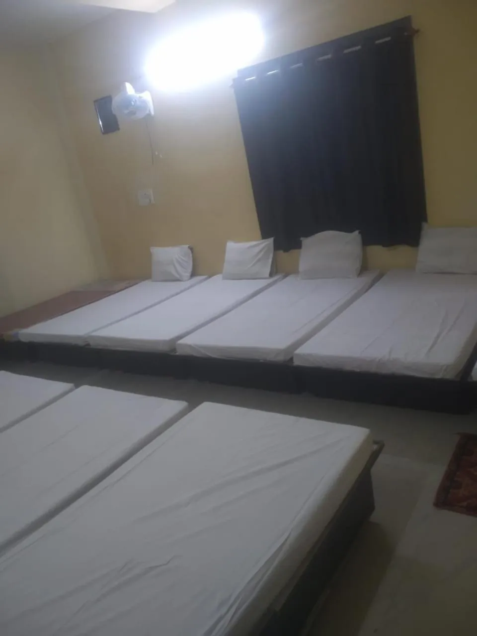 Bed in Hotel Sahil Inn