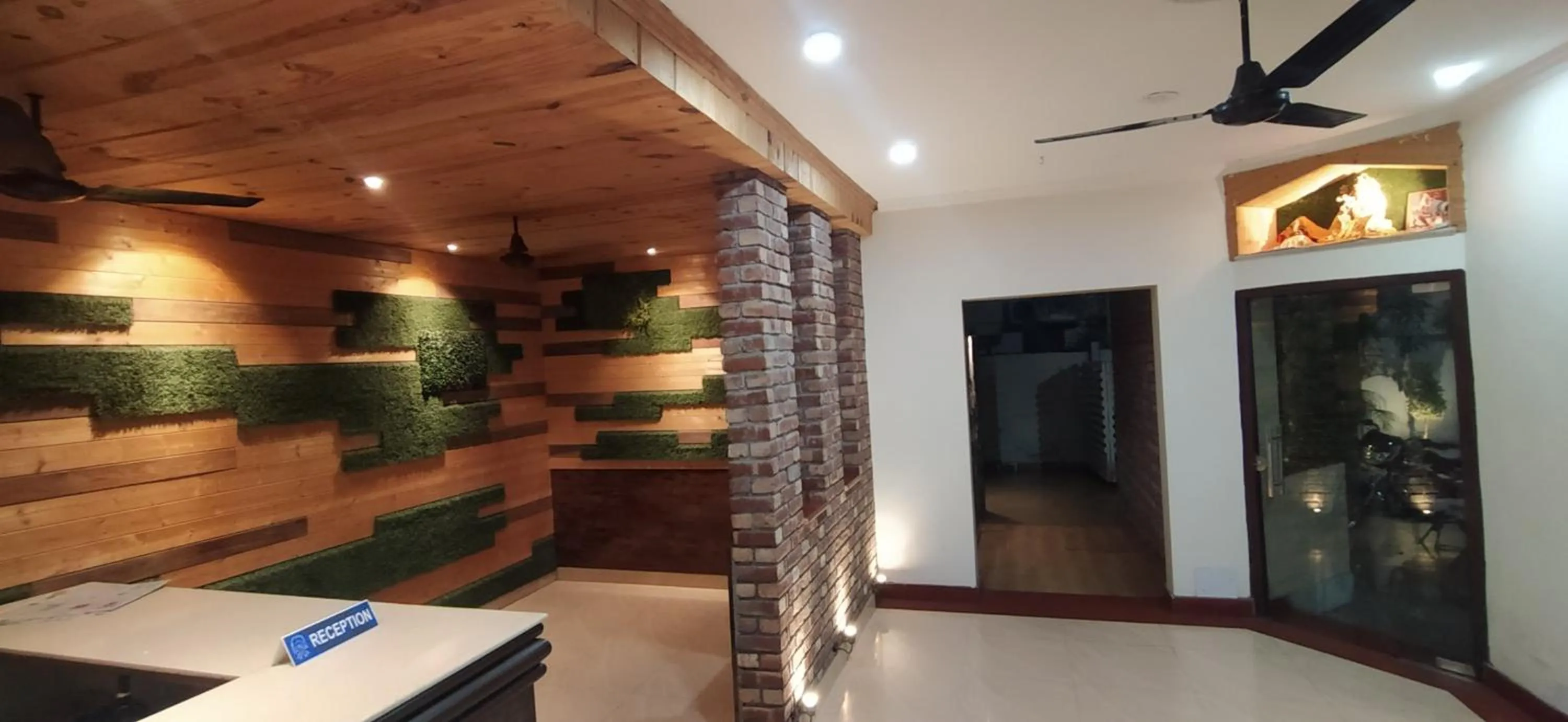 Facade/entrance in Hotel Samrat