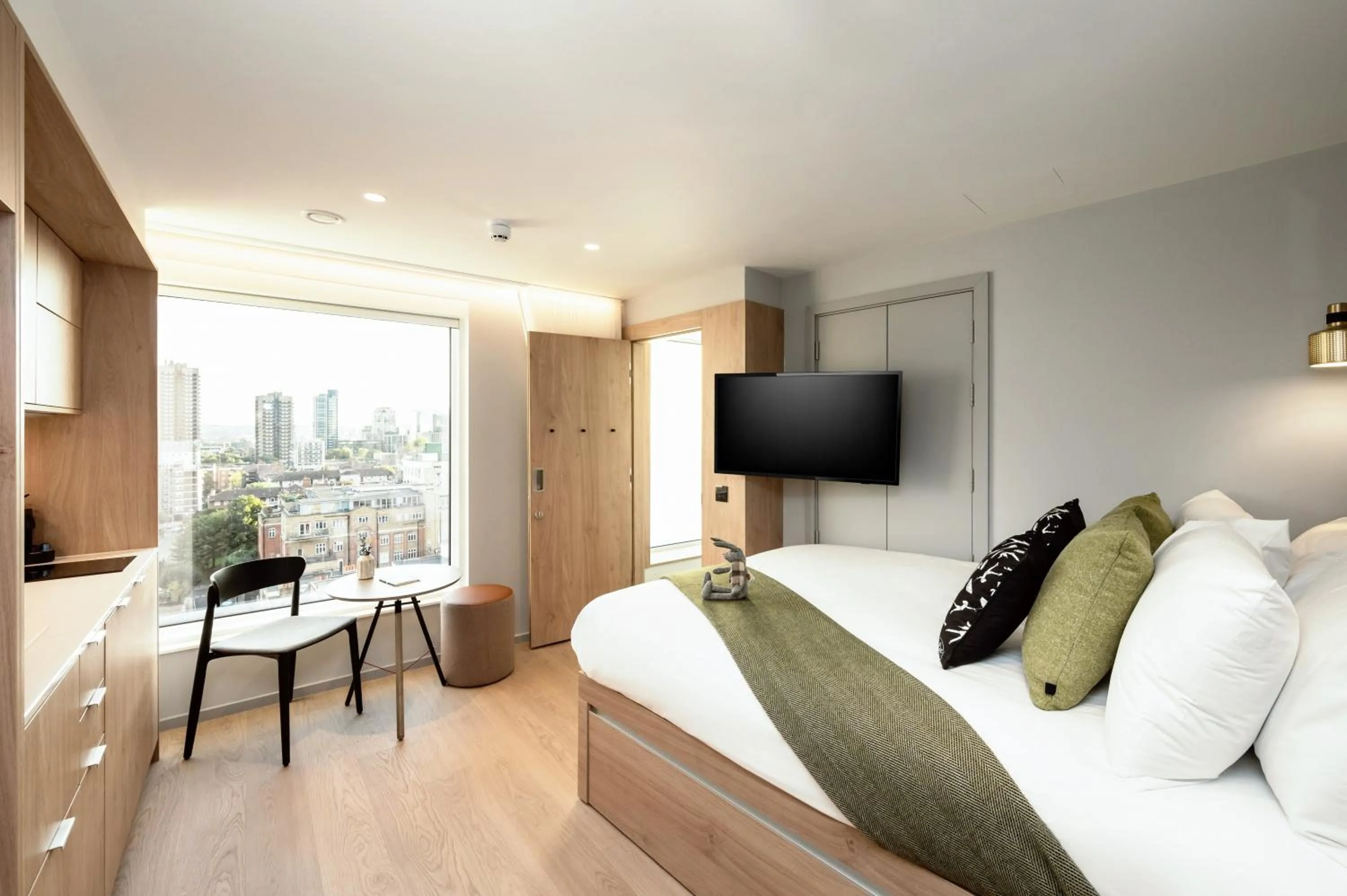 Bedroom, Bed in Wilde Aparthotels London Aldgate Tower Bridge