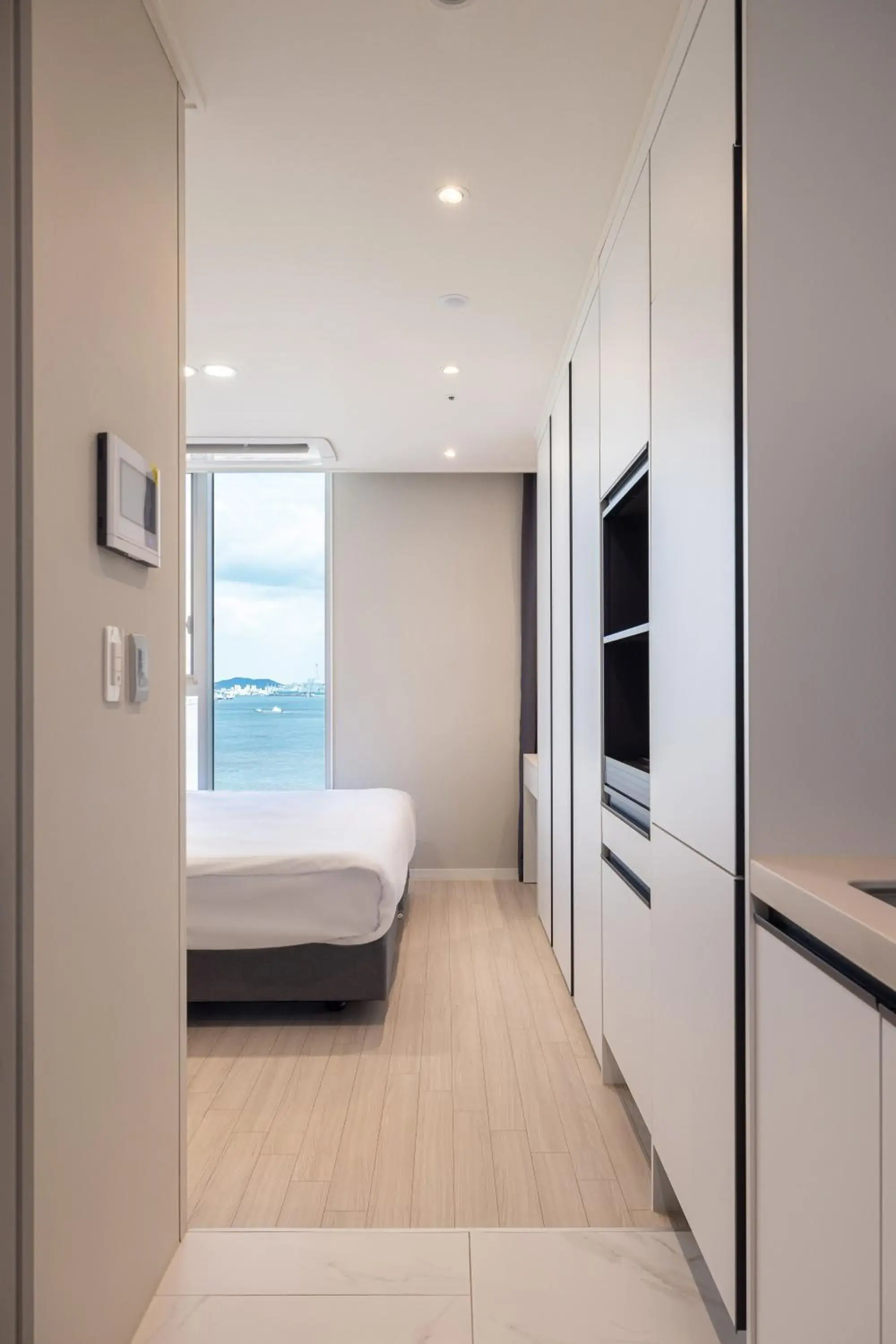 Standard King (Half Ocean View) in OCEAN PARK 9 Standard King (Half Ocean View) in OCEAN PARK 9