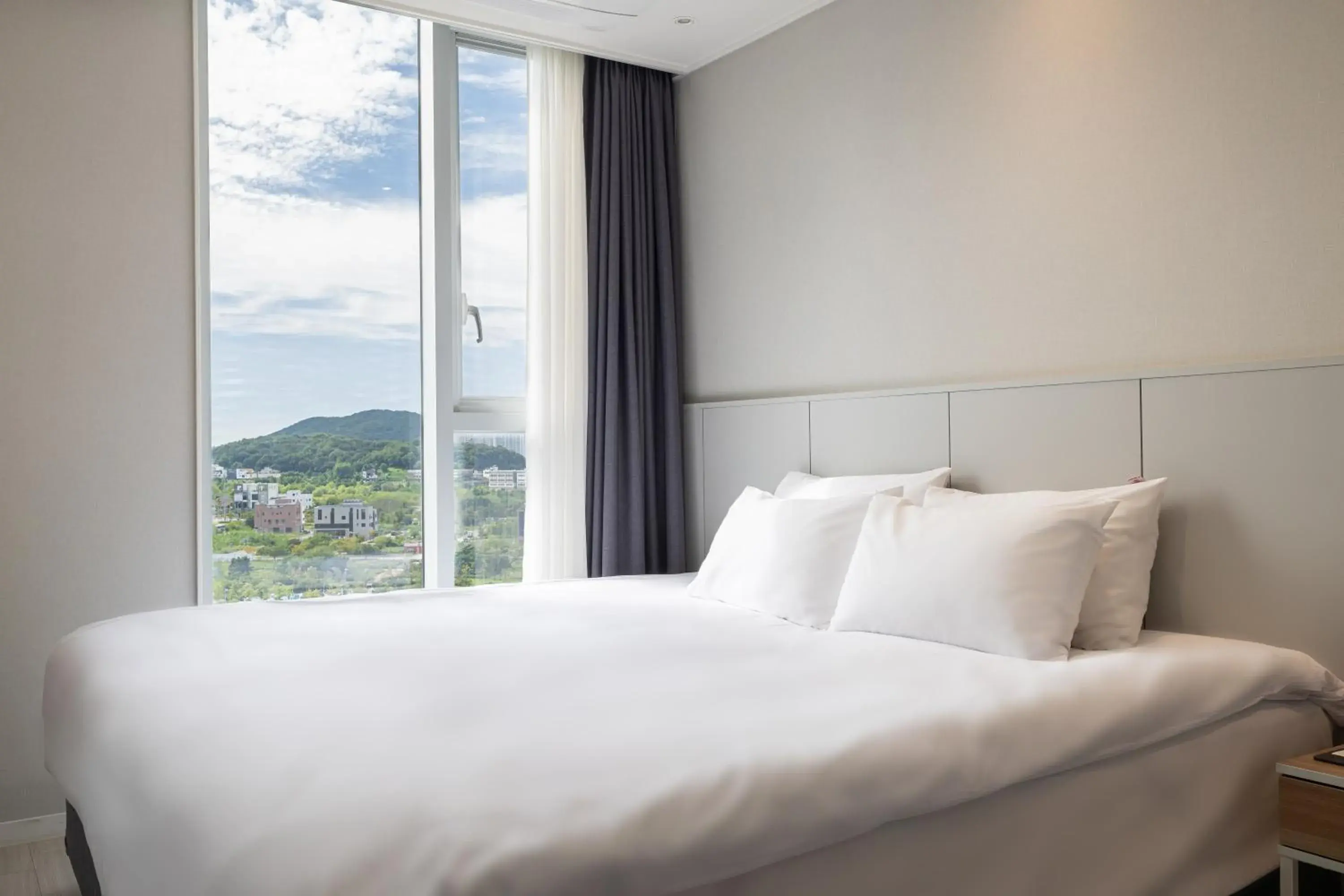 Standard King (City View) in OCEAN PARK 9 Standard King (City View) in OCEAN PARK 9