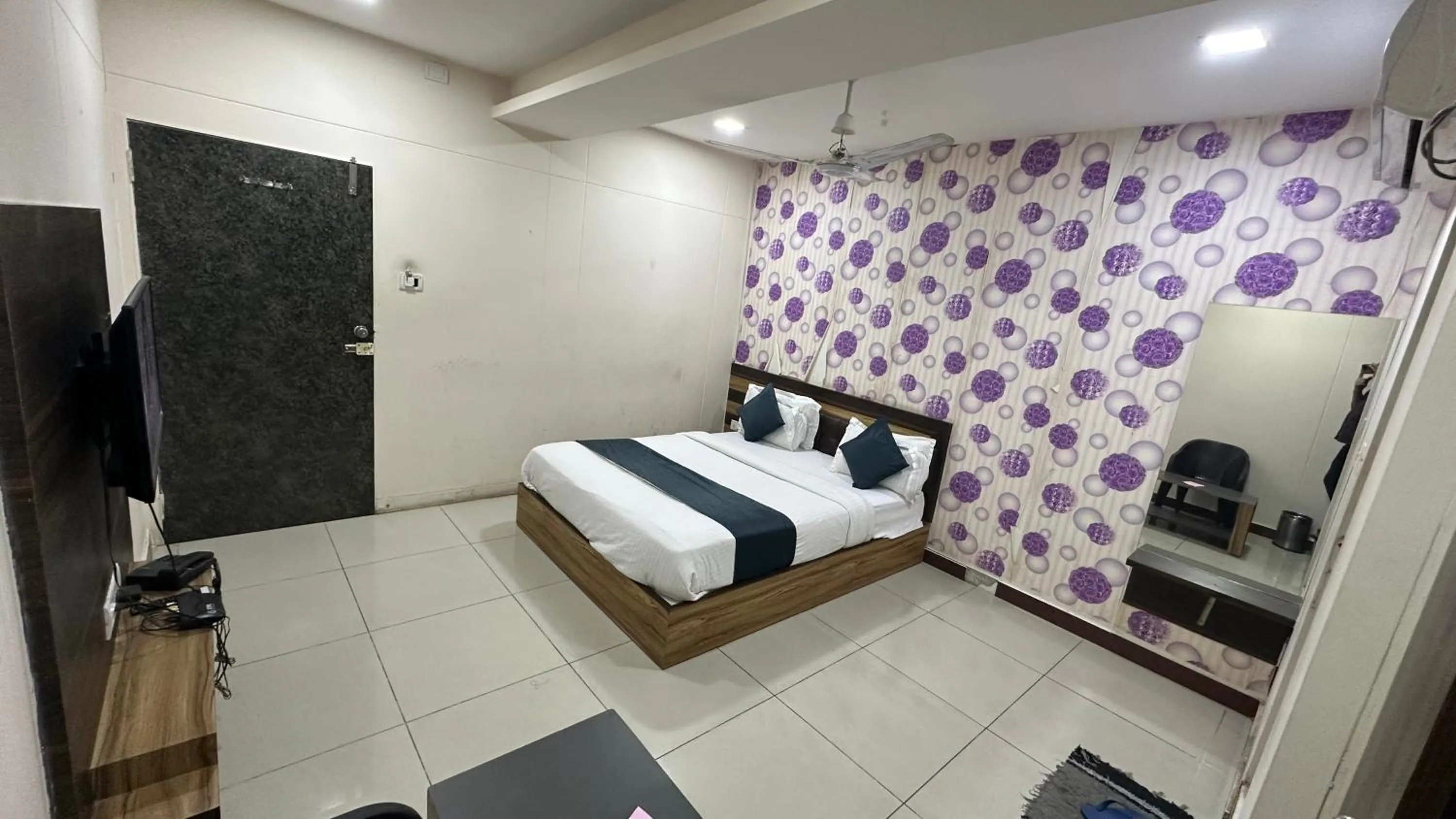 Bed in Hotel New Shiv Kunj