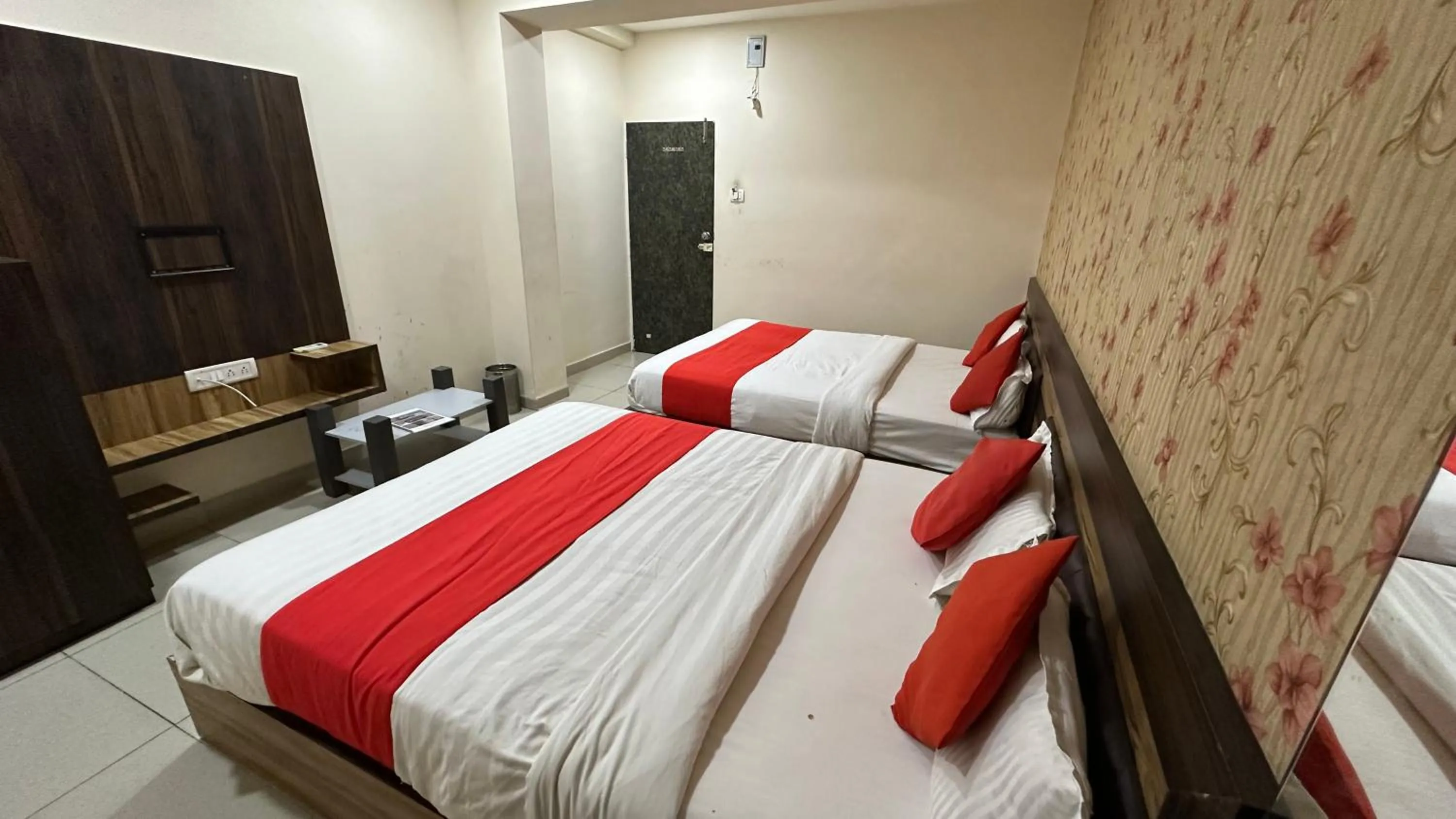Bed in Hotel New Shiv Kunj