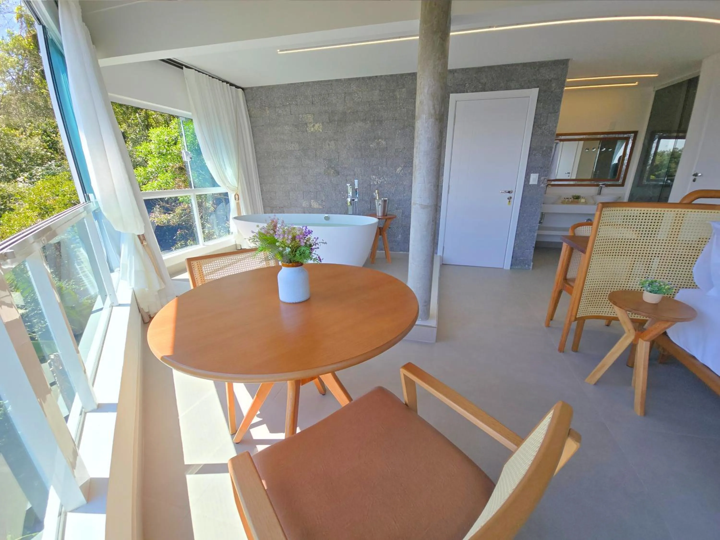 Day in Refúgio da Lagoinha - Centro de Bombinhas