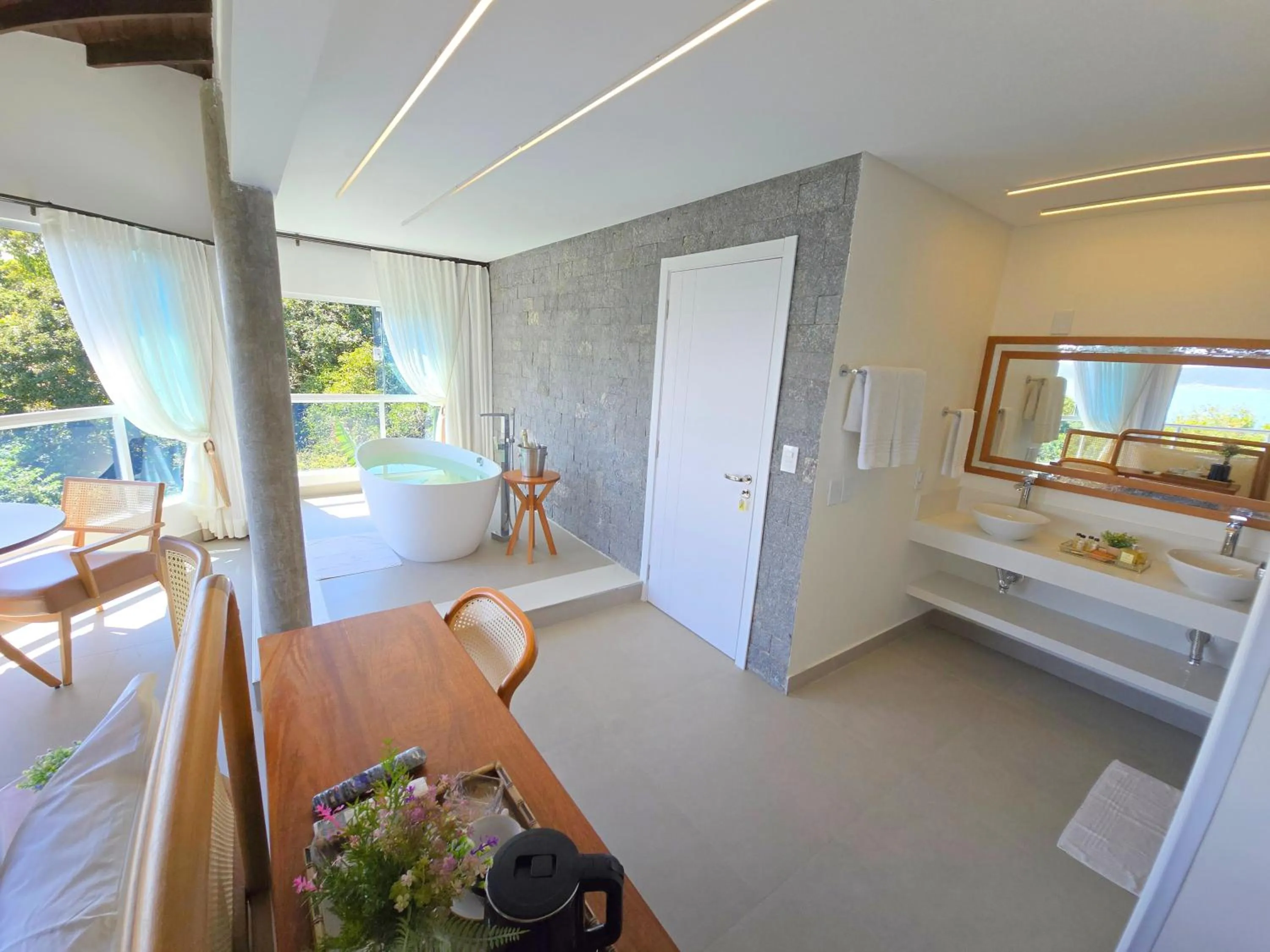 View (from property/room), Bed in Refúgio da Lagoinha - Centro de Bombinhas