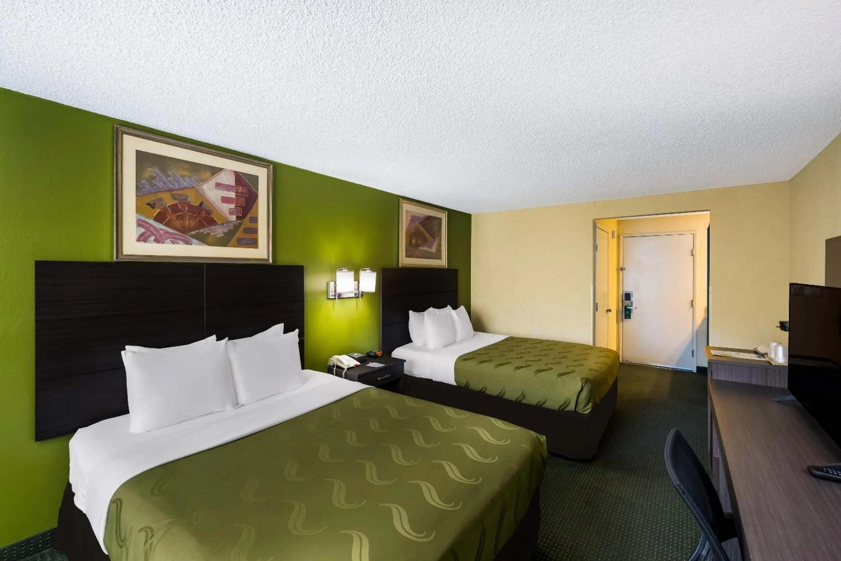 Bedroom, Bed in Quality Inn SeaTac Airport-Seattle