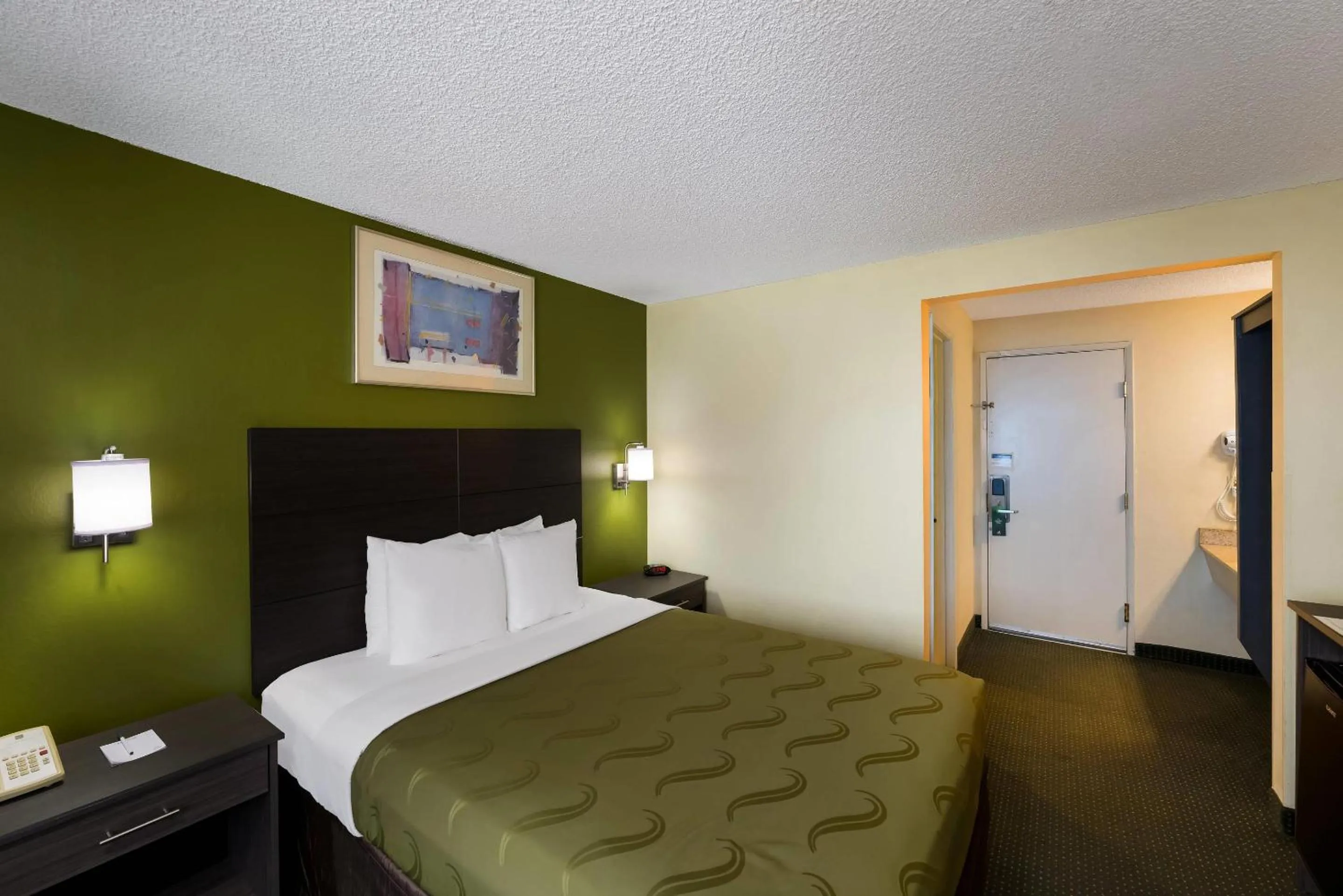 Bedroom, Bed in Quality Inn SeaTac Airport-Seattle