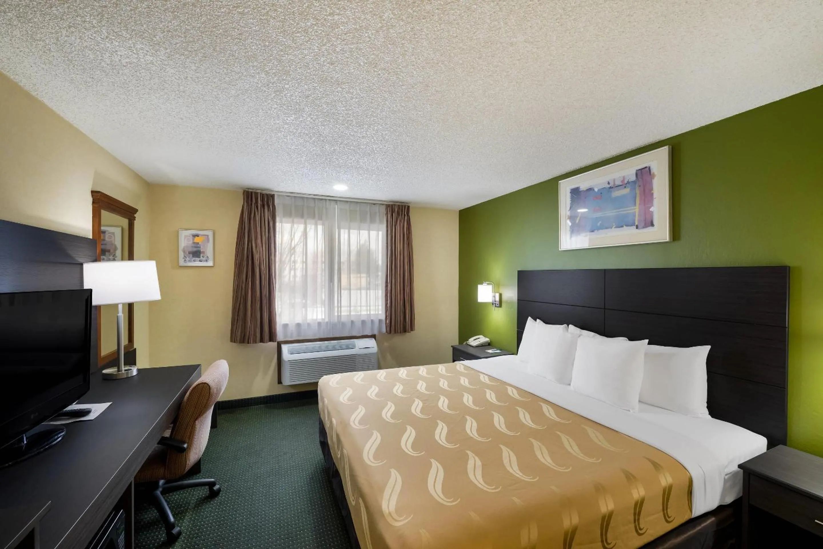 Bedroom, Bed in Quality Inn SeaTac Airport-Seattle