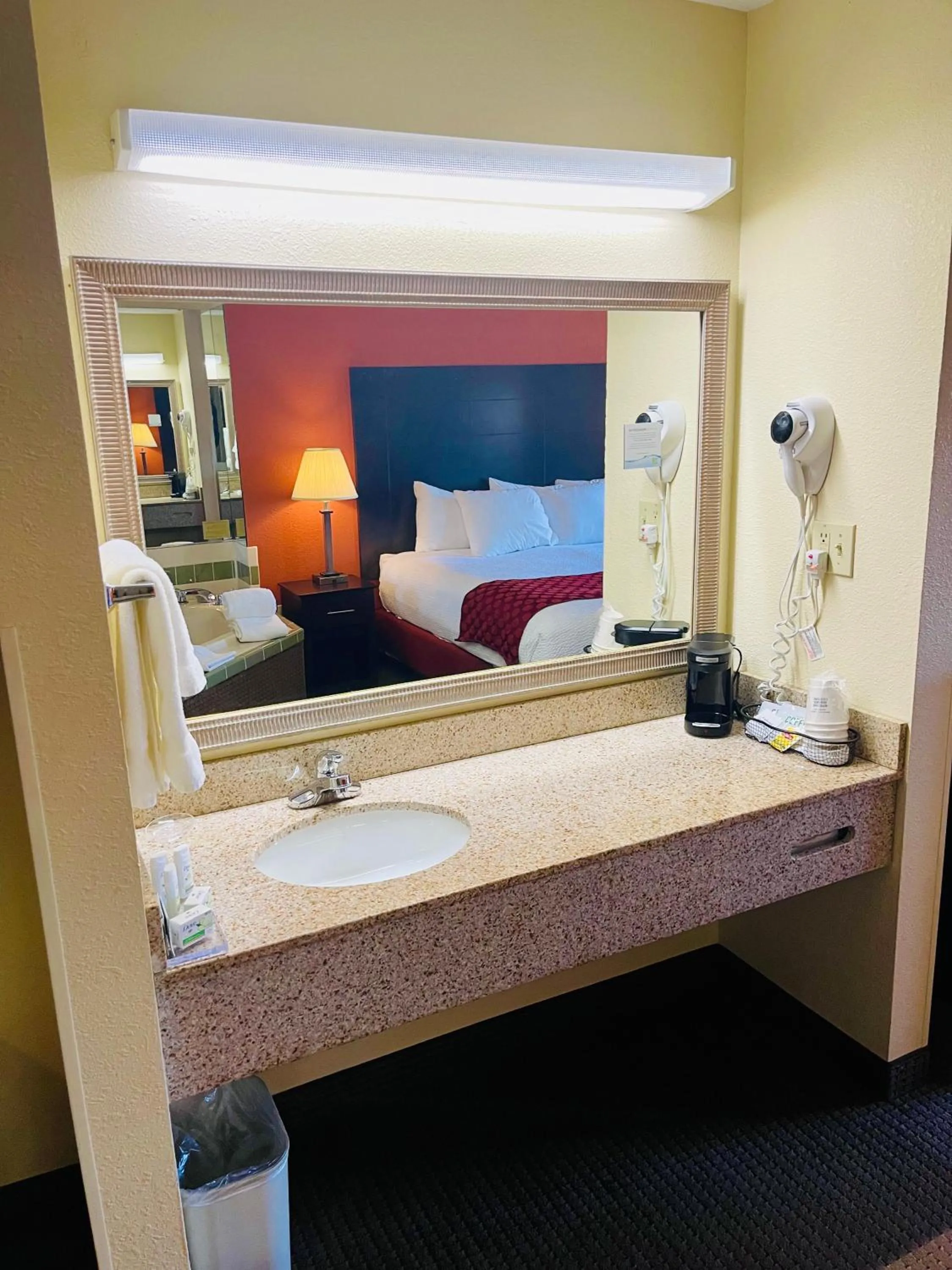 Bathroom, Bed in Baymont by Wyndham Indianapolis