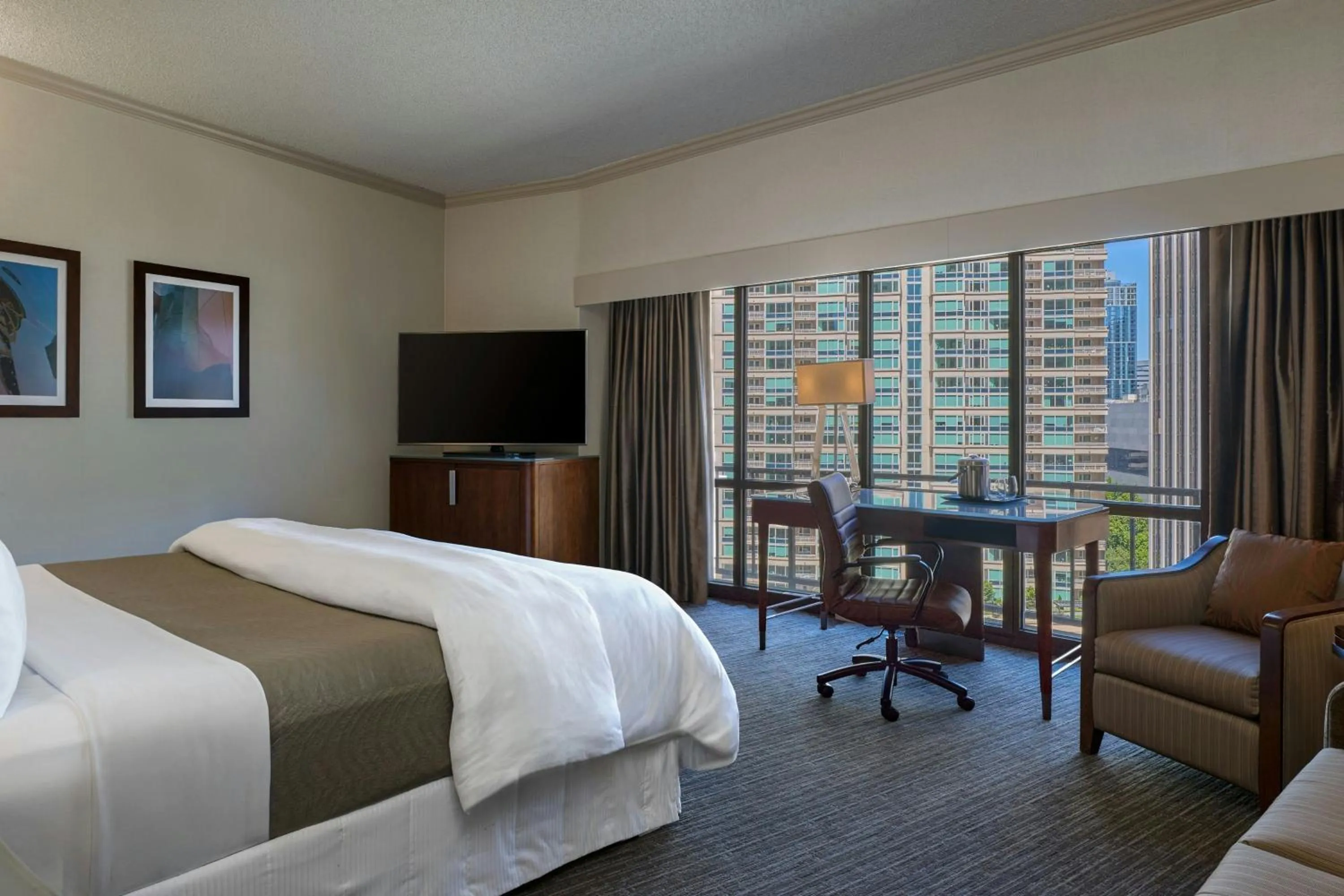 Photo of the whole room, Bed in The Westin Seattle