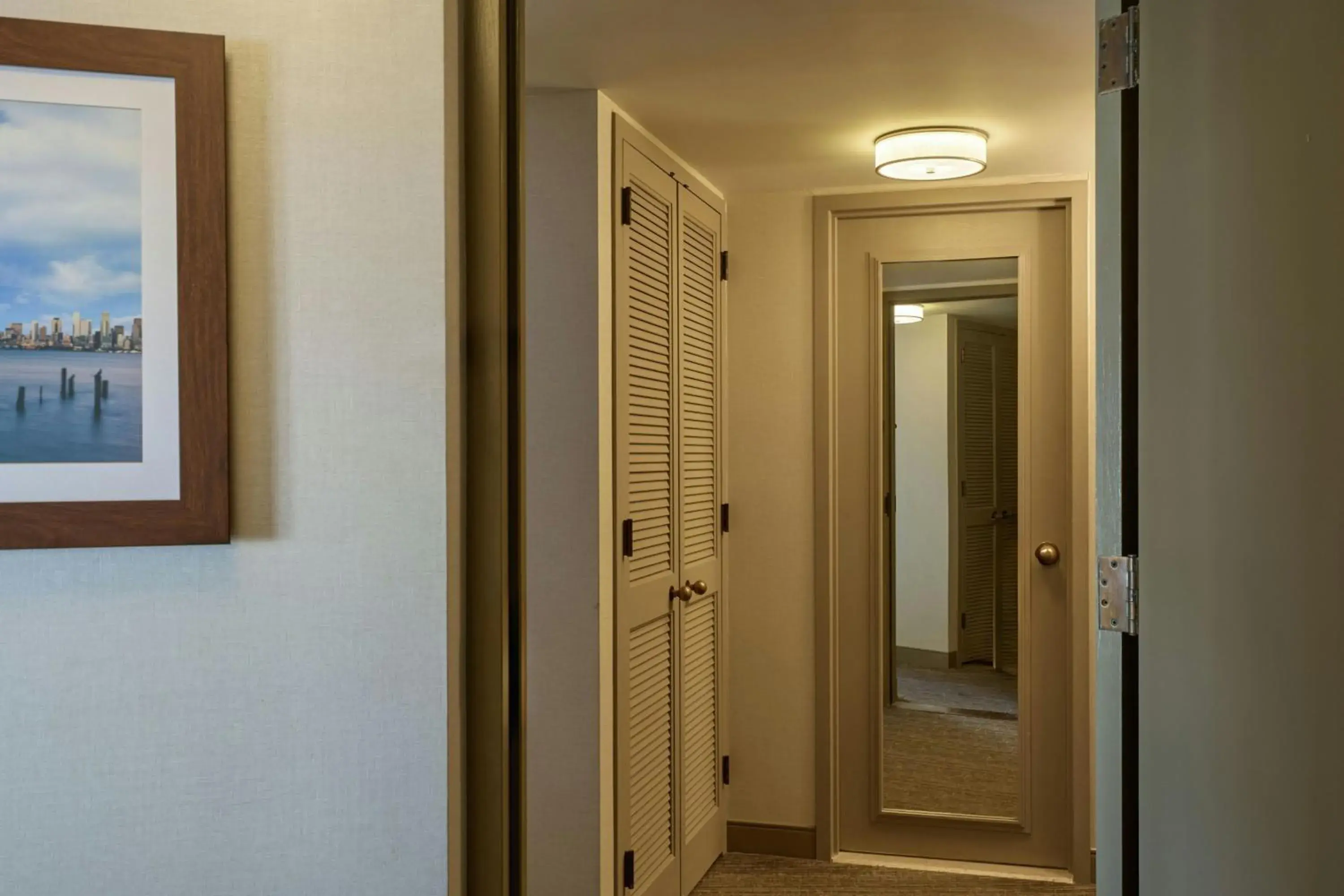 Deluxe Suite, 1 Bedroom Suite, 1 King, High floor in The Westin Seattle Deluxe Suite, 1 Bedroom Suite, 1 King, High floor in The Westin Seattle