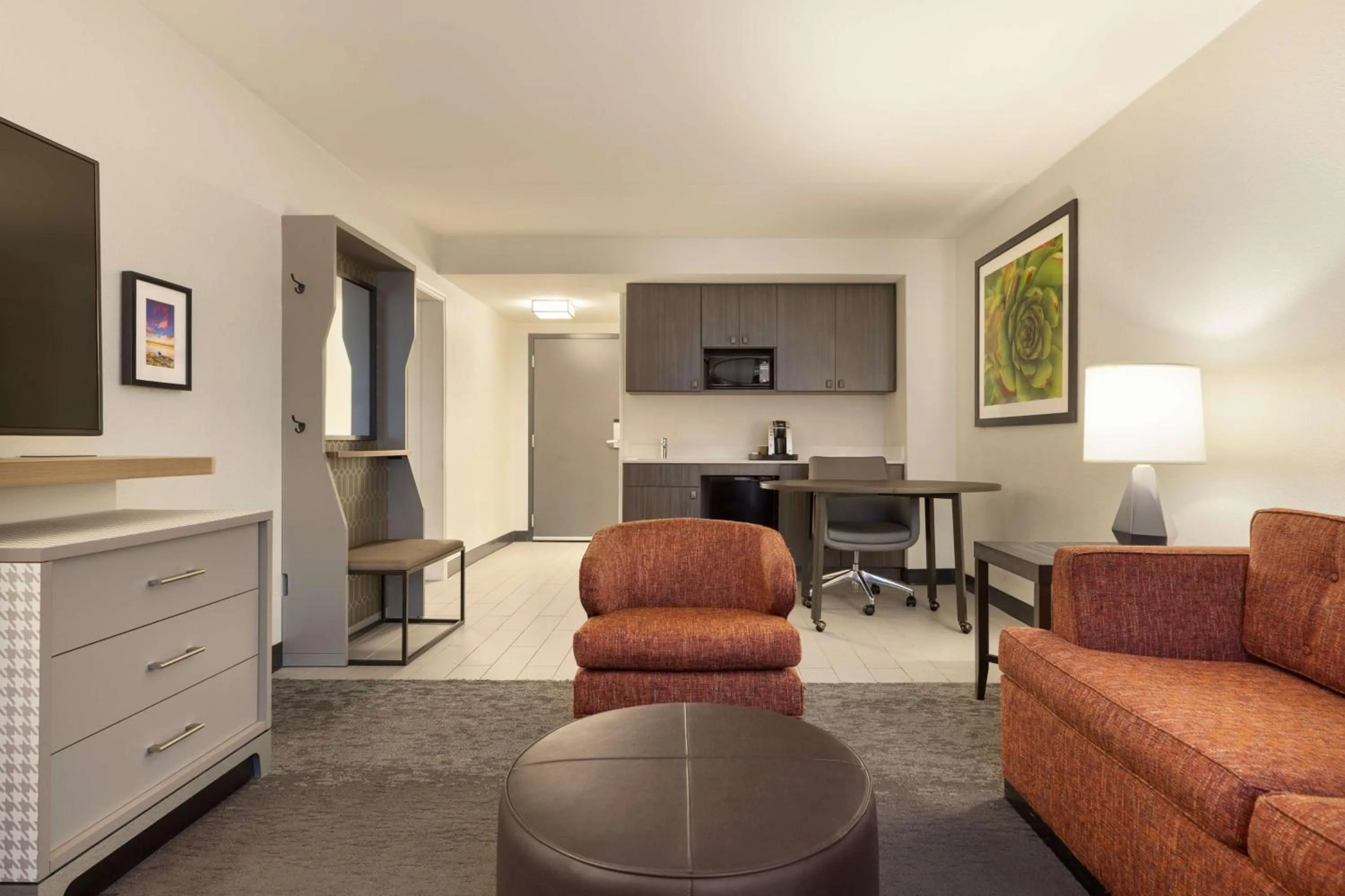 Living room in Doubletree By Hilton Fort Worth South