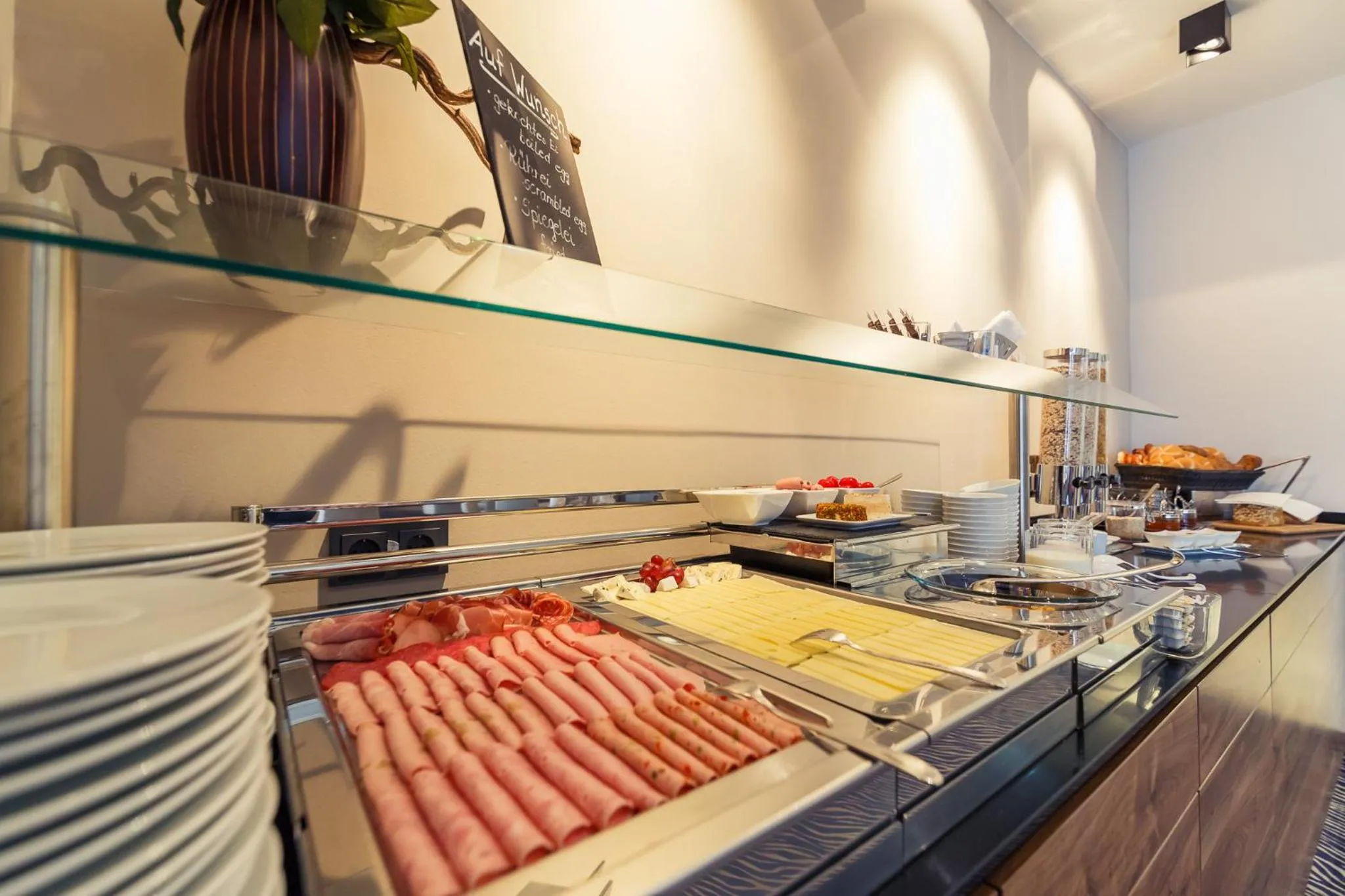 Buffet breakfast in Altstadthotel Kneitinger, Abensberg