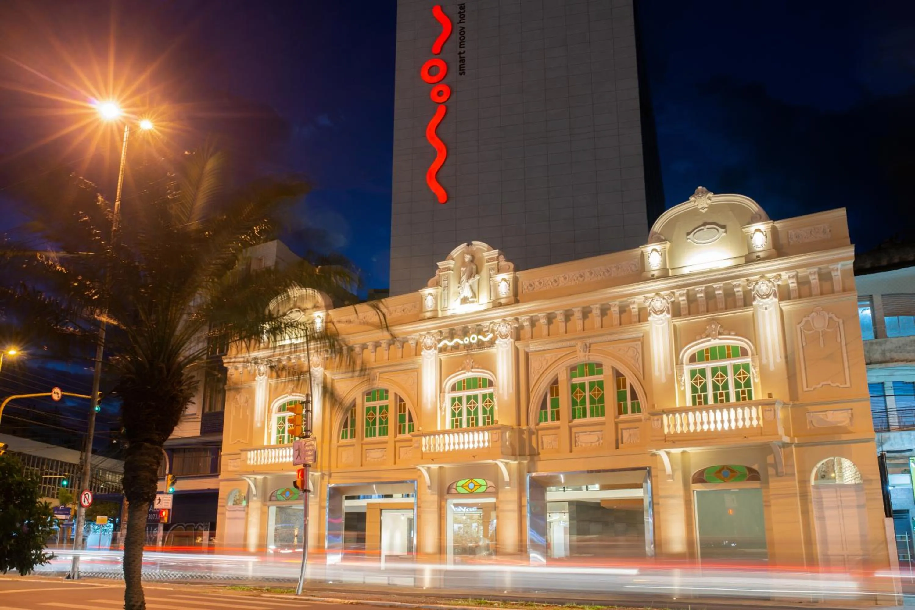 Property building in Hotel Moov Porto Alegre