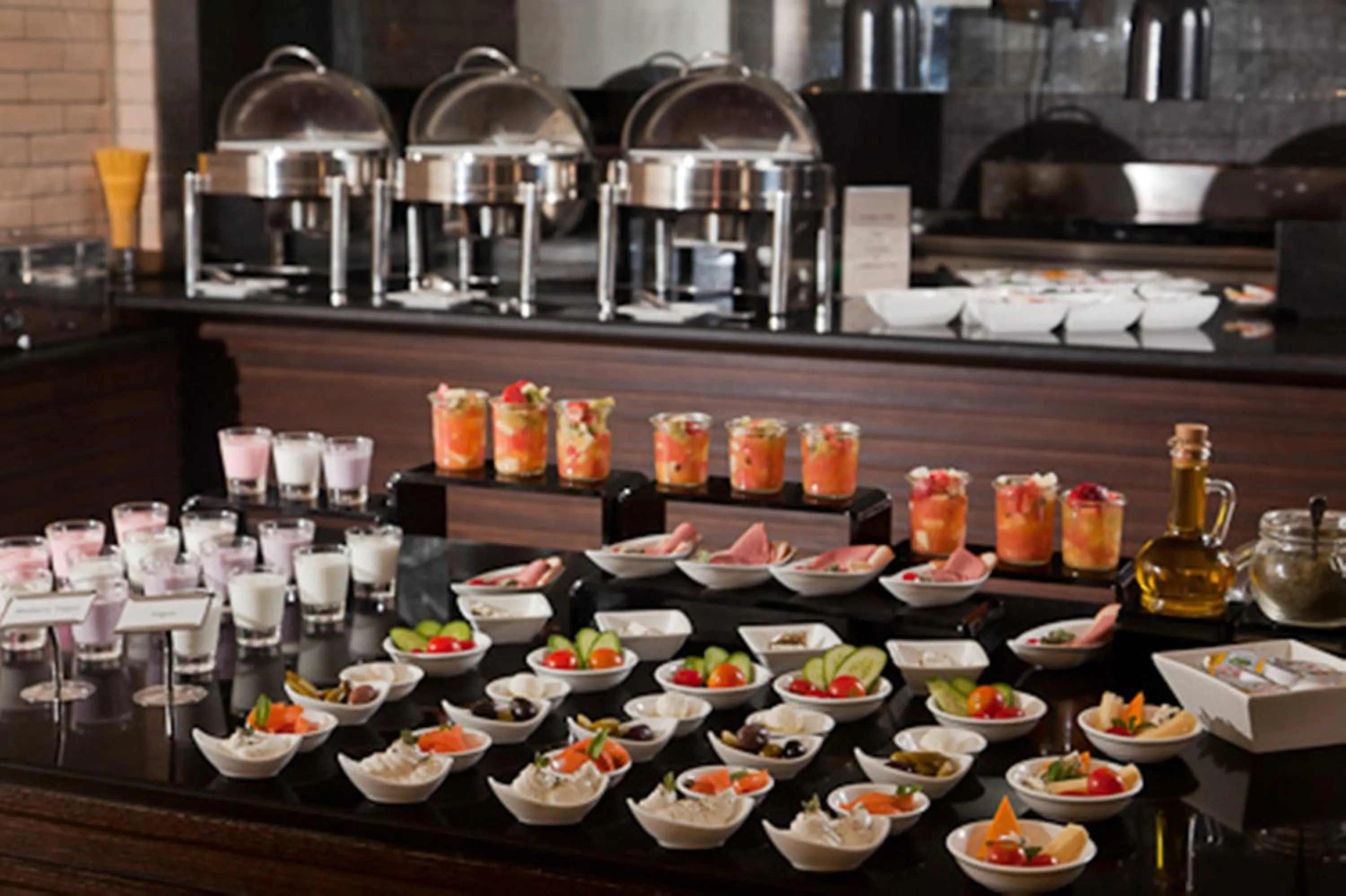 Restaurant/places to eat in AlQasr Metropole Hotel