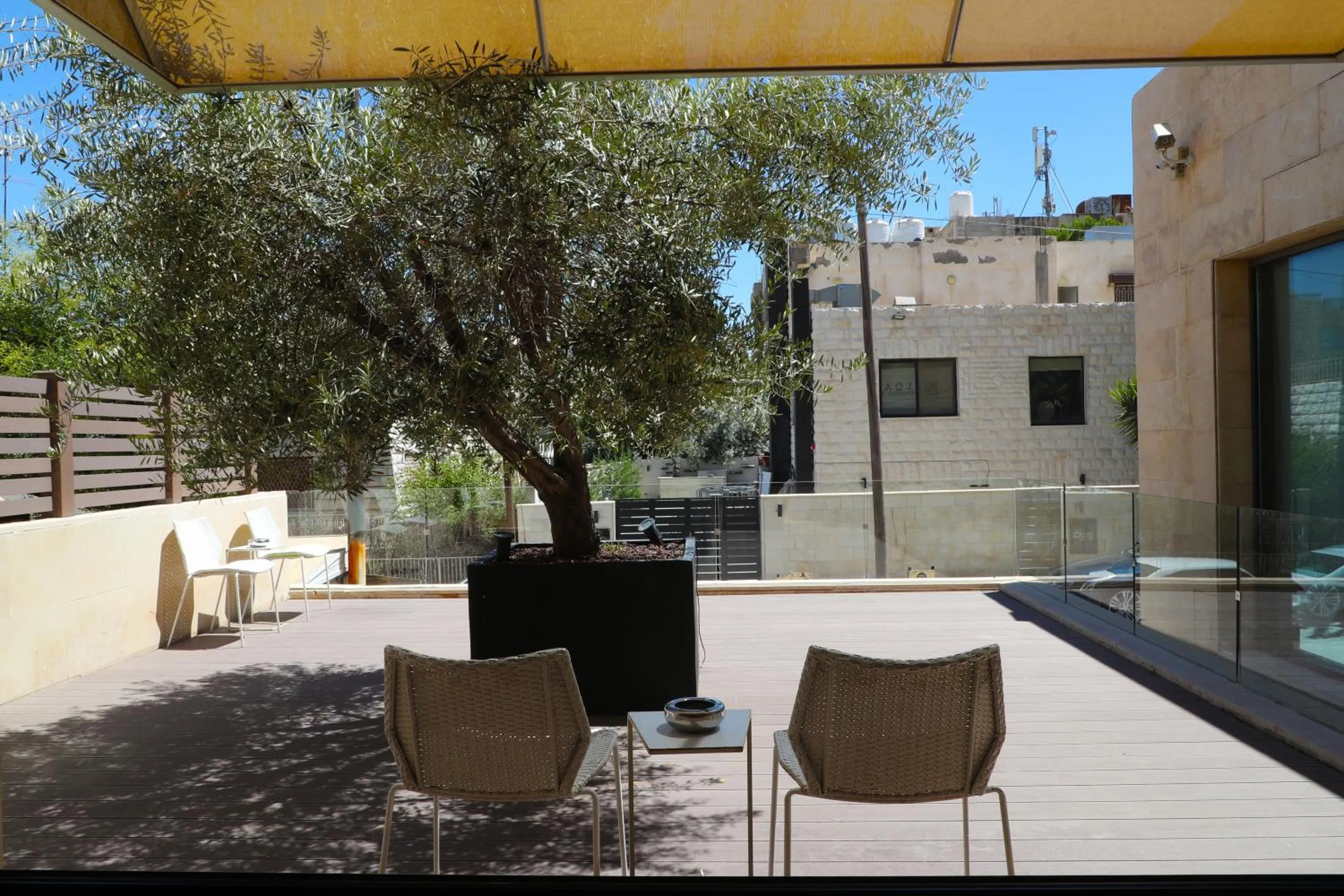 Patio in AlQasr Metropole Hotel