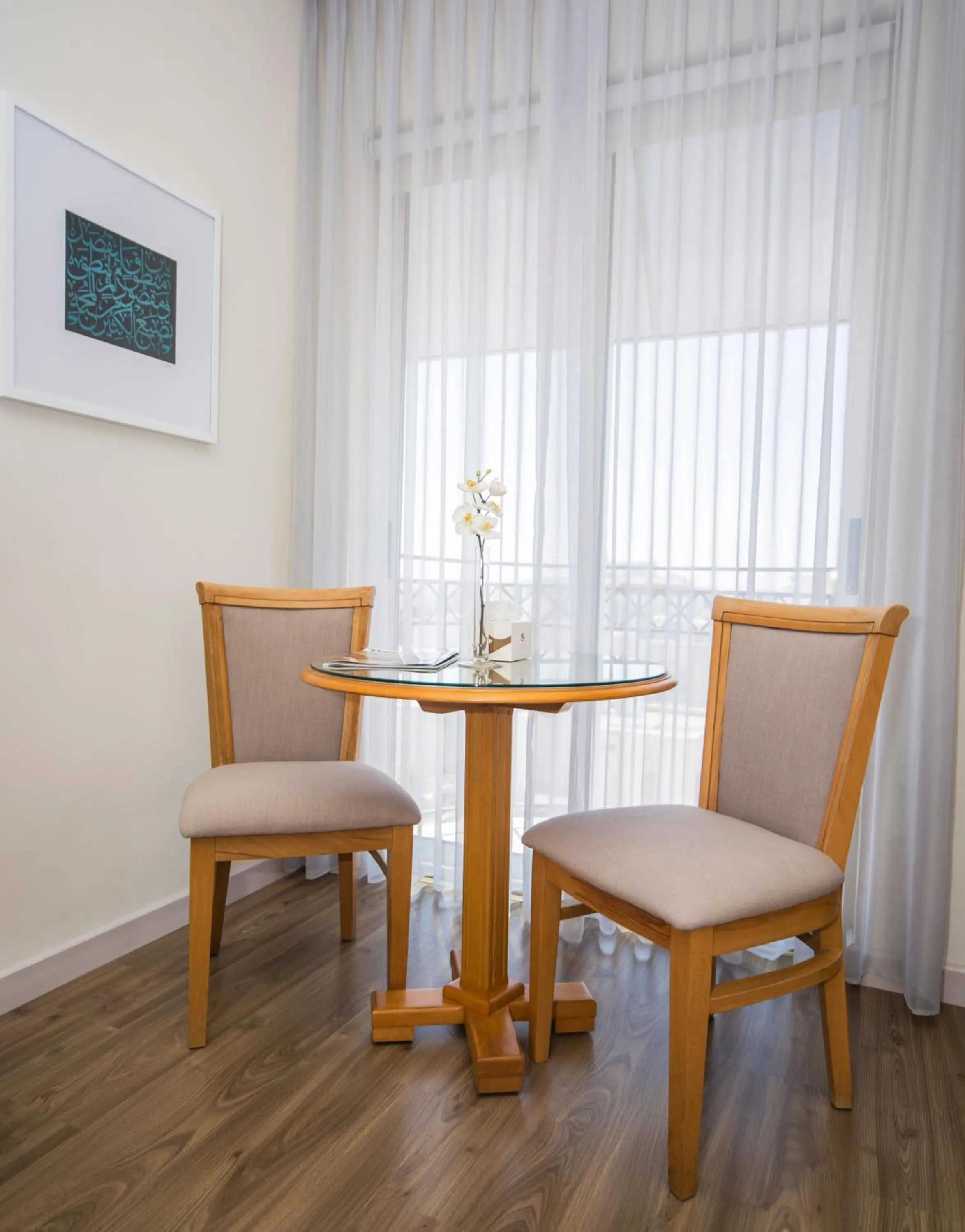 Dining area in AlQasr Metropole Hotel