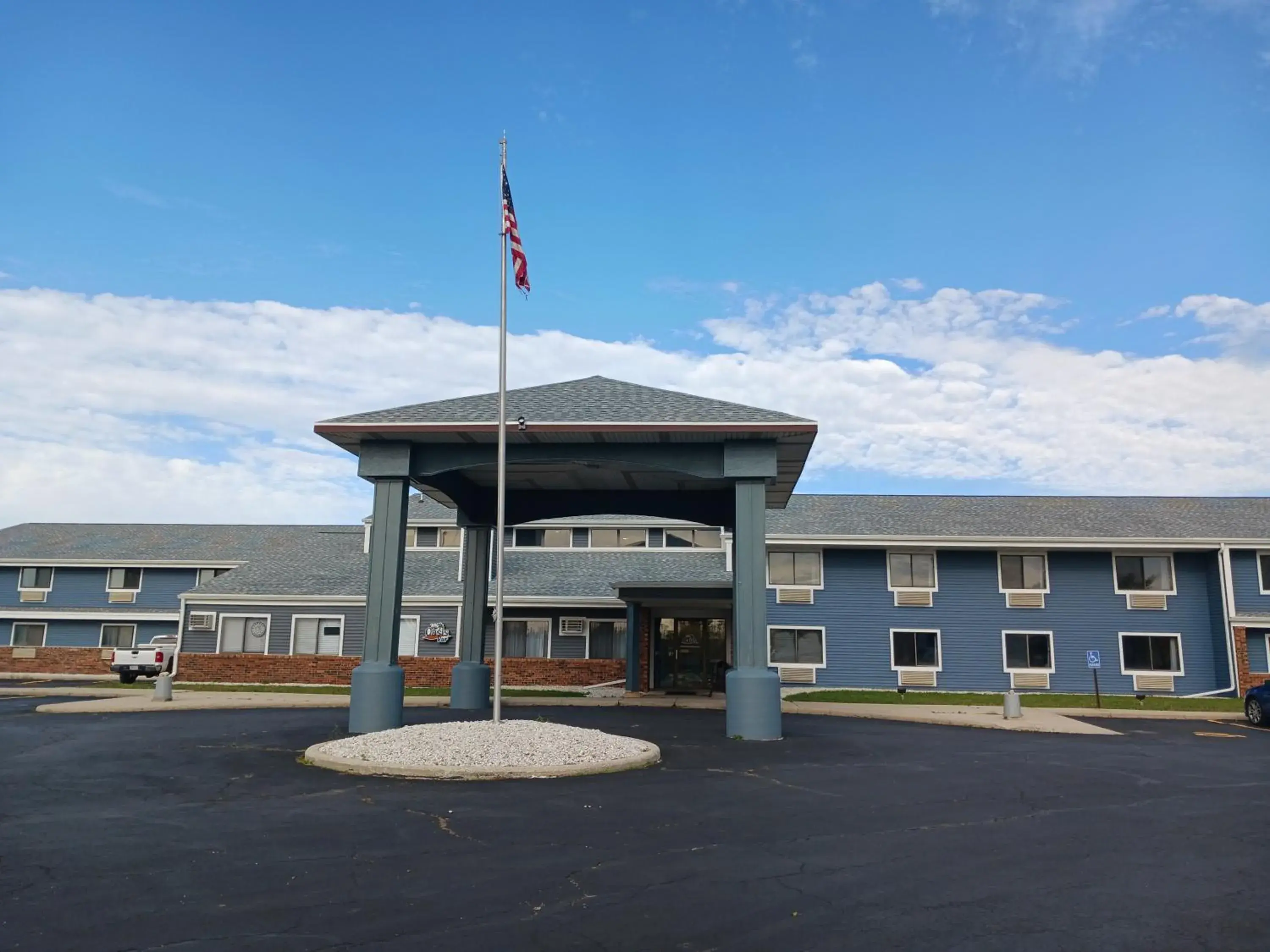 The Oasis Hotel & Bar The Oasis Hotel & Bar