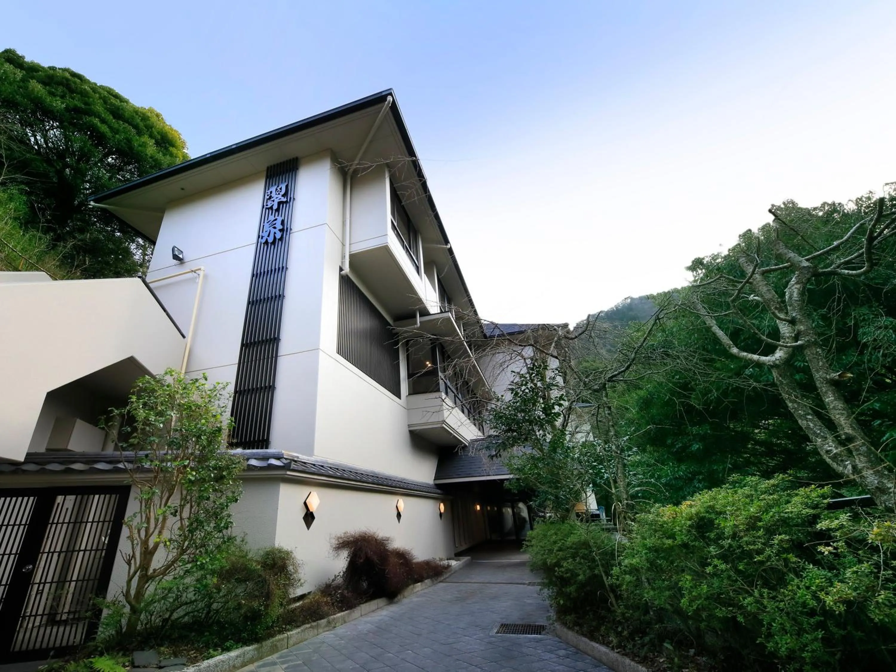 Property building in Hot Spring Inn Hakone Suisen