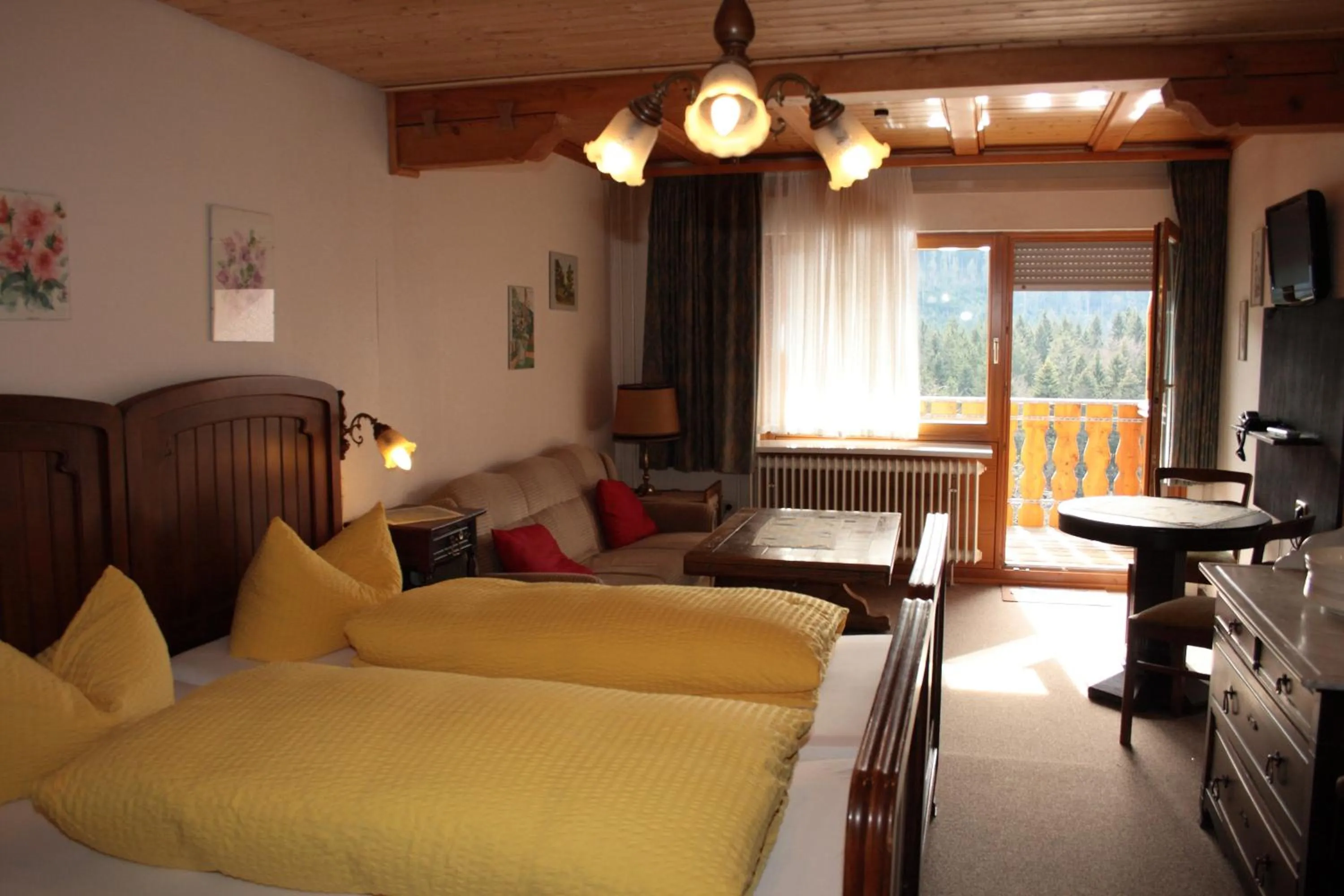 Photo of the whole room in Schwarzwald-Gasthof Hirsch
